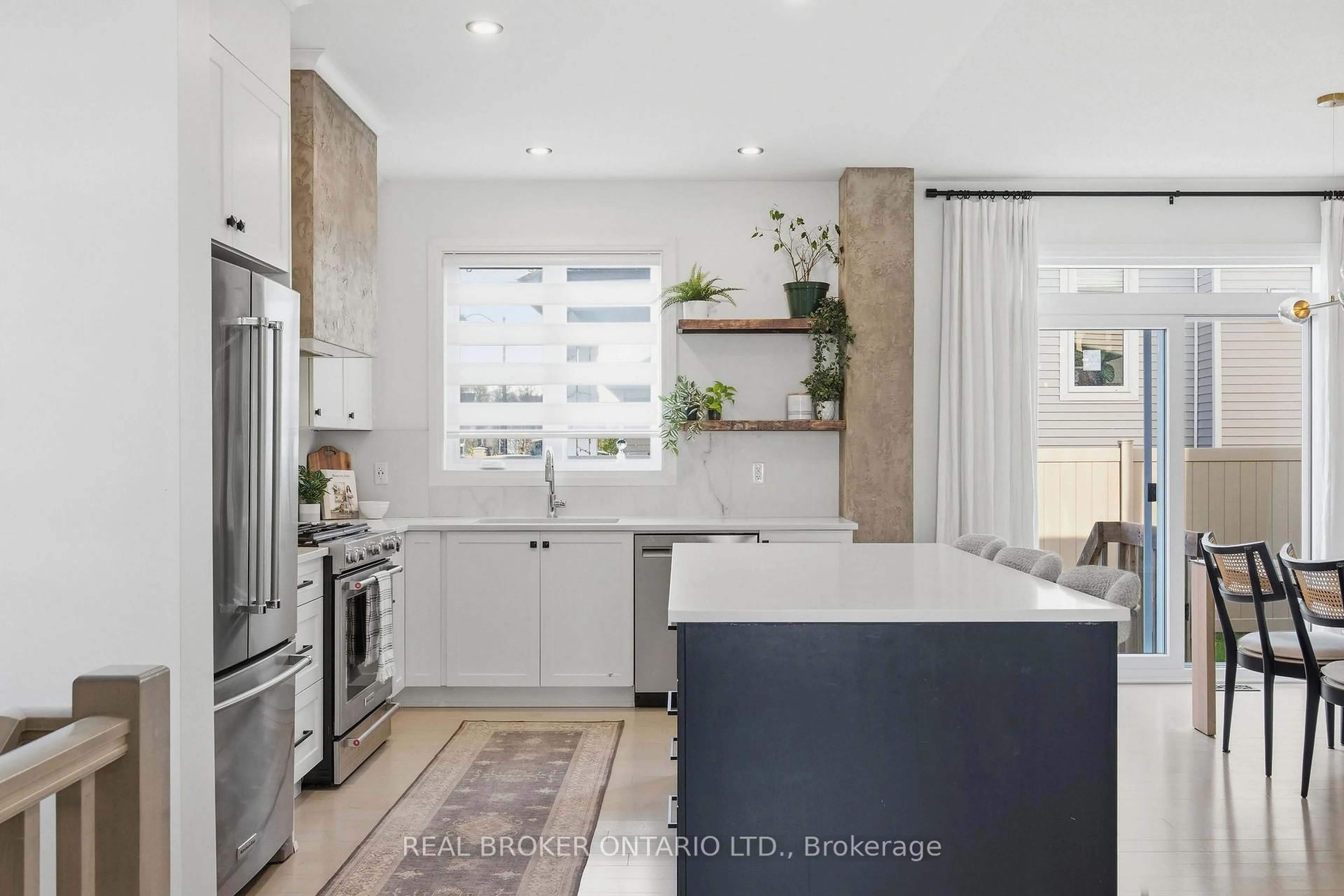 Open concept kitchen, unknown for 358 Lamarche Ave, Ottawa Ontario K1W 0N2