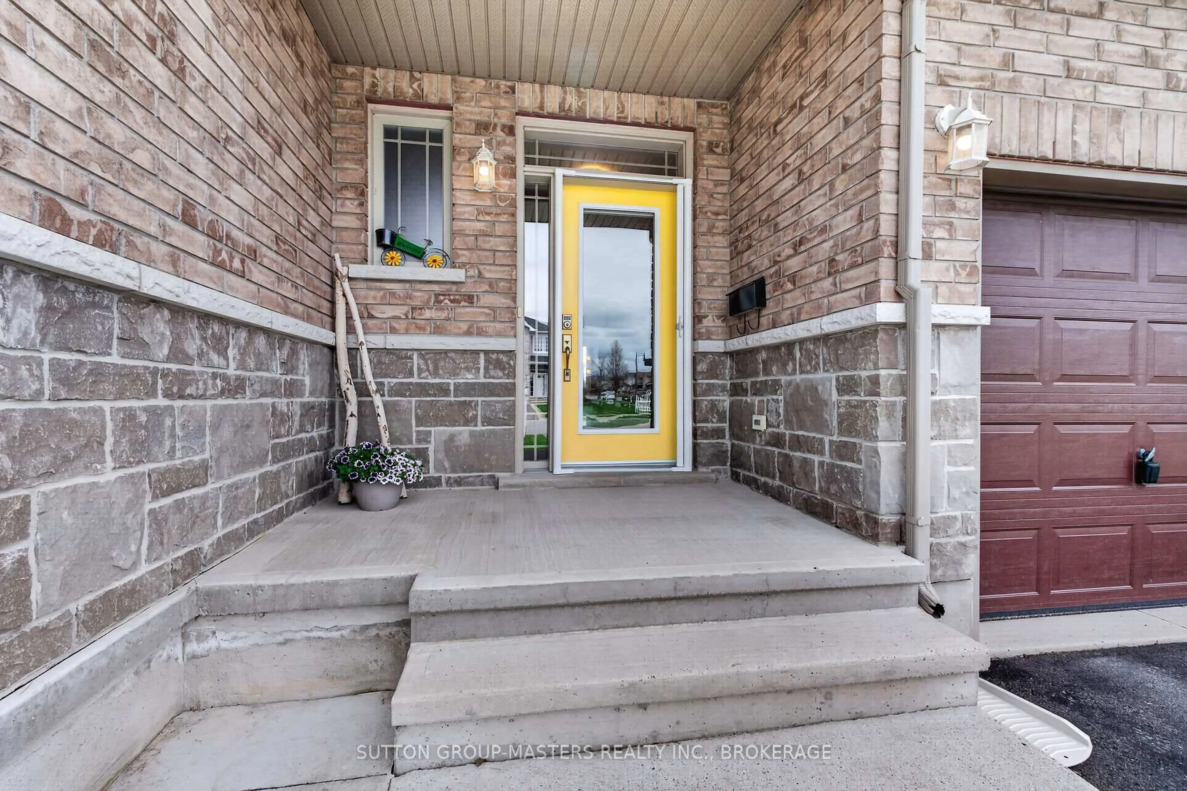 Indoor entryway for 1165 Horizon Dr, Kingston Ontario K7P 0K7