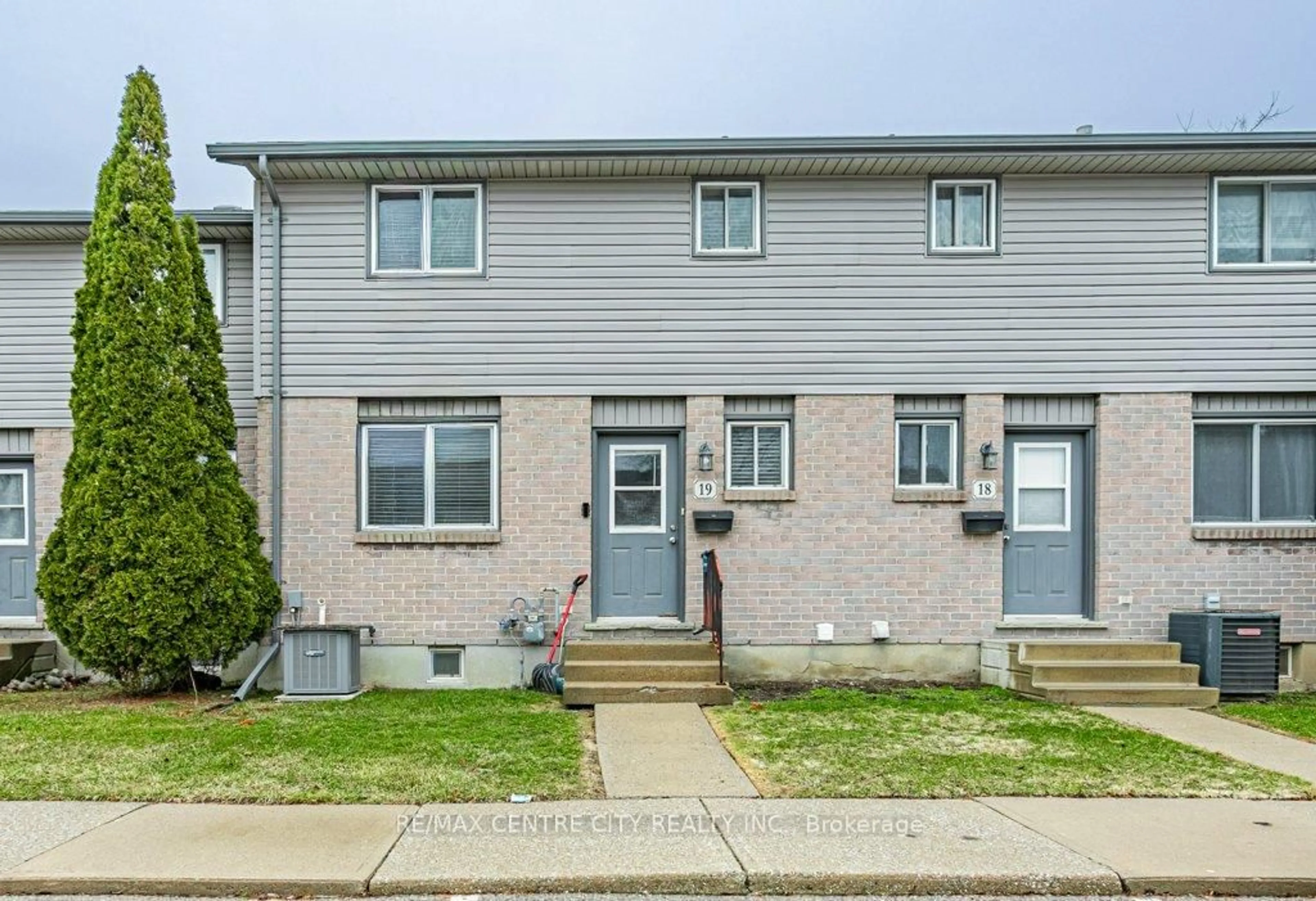 Unknown for 490 Third St #19, London East Ontario N5V 4A2