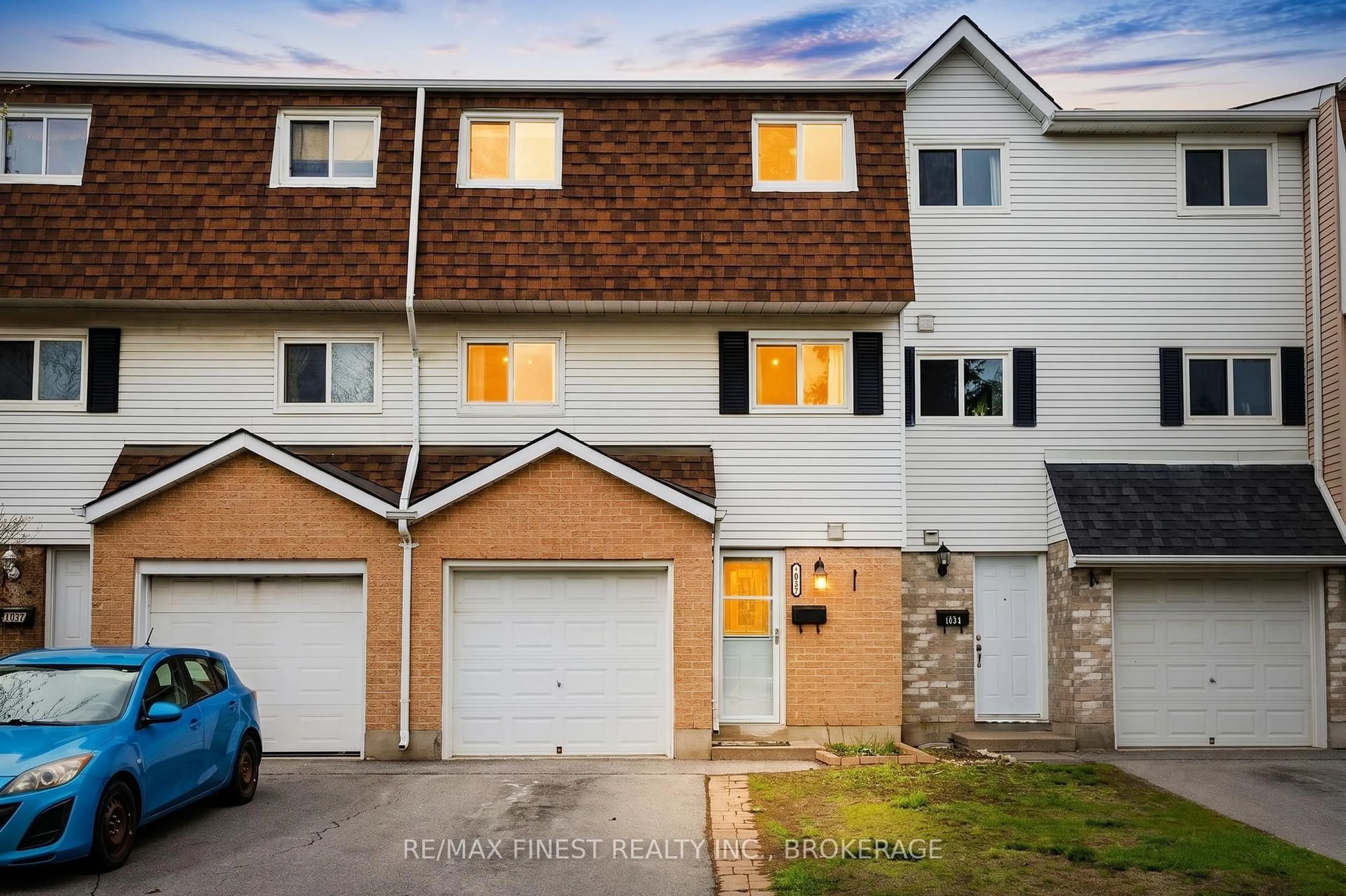 Home with vinyl exterior material, street for 1035 Craig Lane #33, Kingston Ontario K7M 7R9
