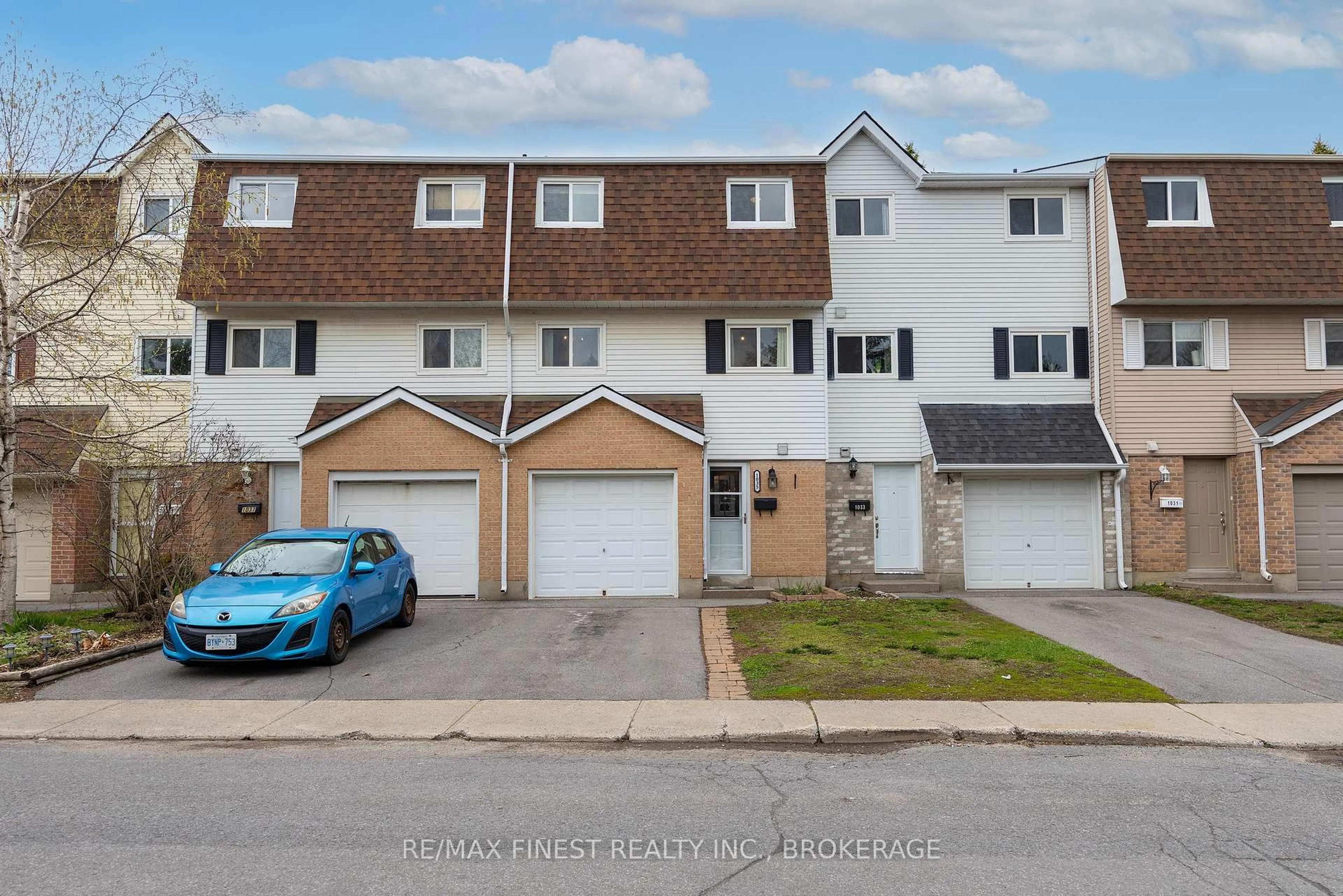 A pic from outside/outdoor area/front of a property/back of a property/a pic from drone, street for 1035 Craig Lane #33, Kingston Ontario K7M 7R9