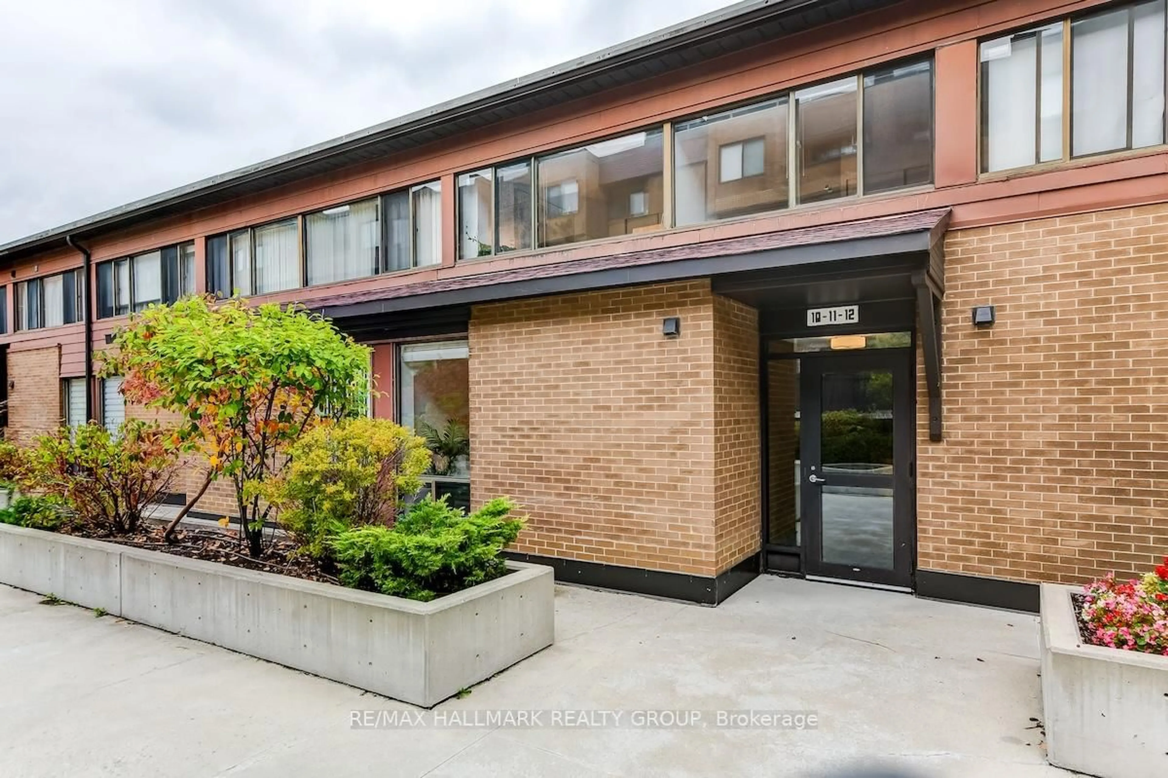 Unknown for 525 St Laurent Blvd #4, Ottawa Ontario K1K 2Z9