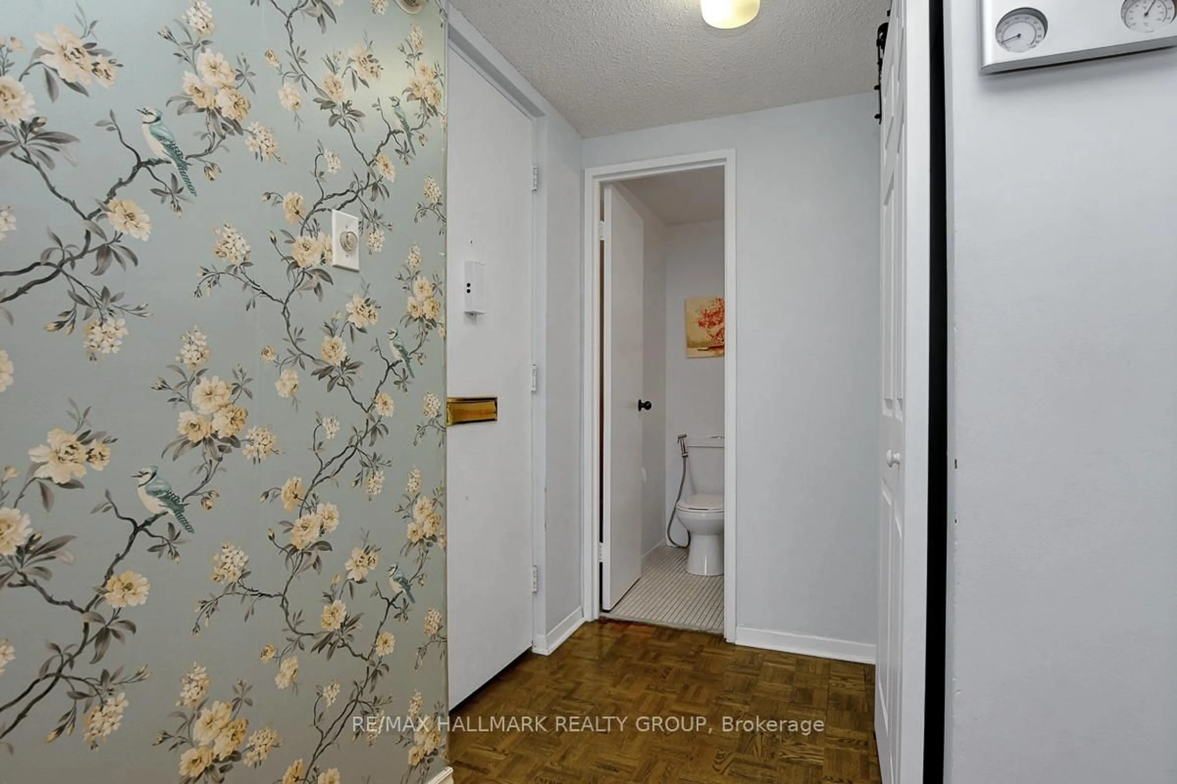 Unknown for 525 St Laurent Blvd #4, Ottawa Ontario K1K 2Z9