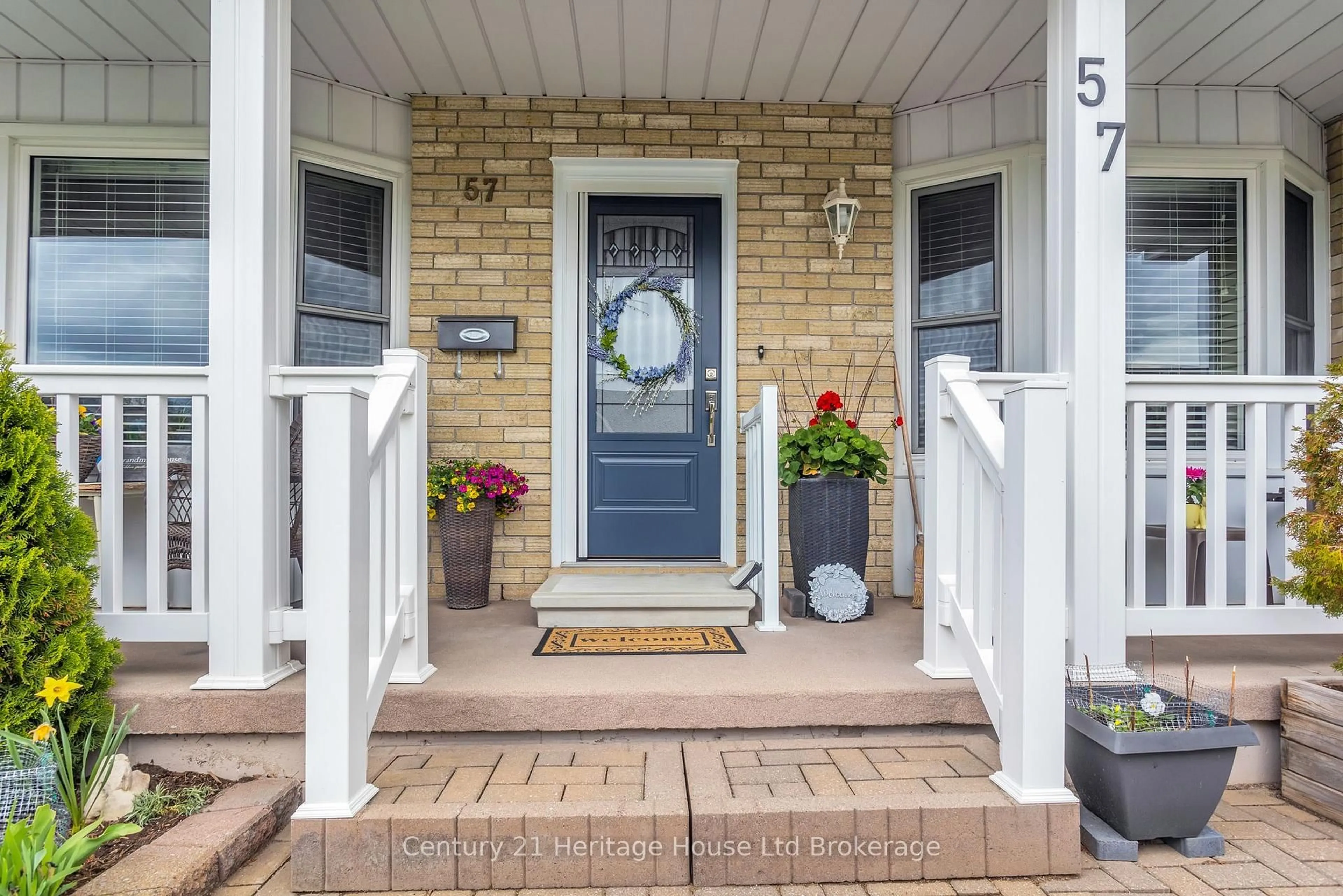 Indoor entryway for 57 Edwin Cres, Tillsonburg Ontario N4G 5H6
