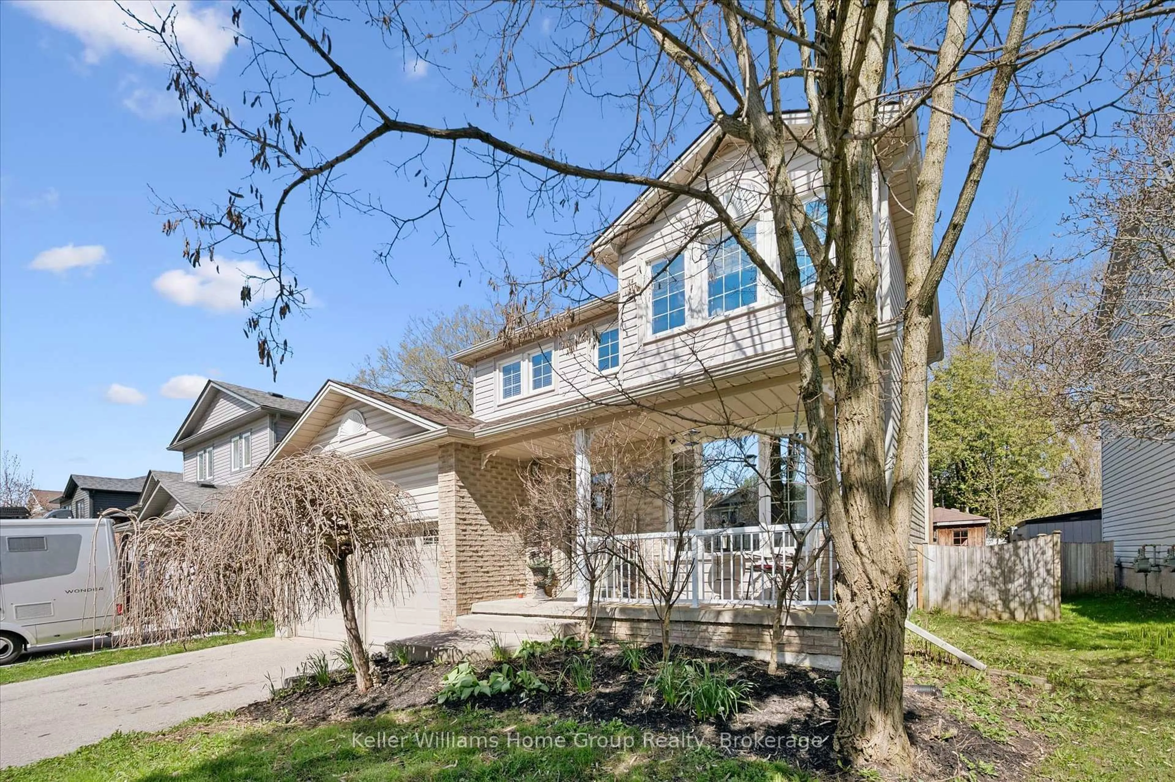 Home with brick exterior material, street for 209 Elizabeth Cres, Centre Wellington Ontario N1M 3N1