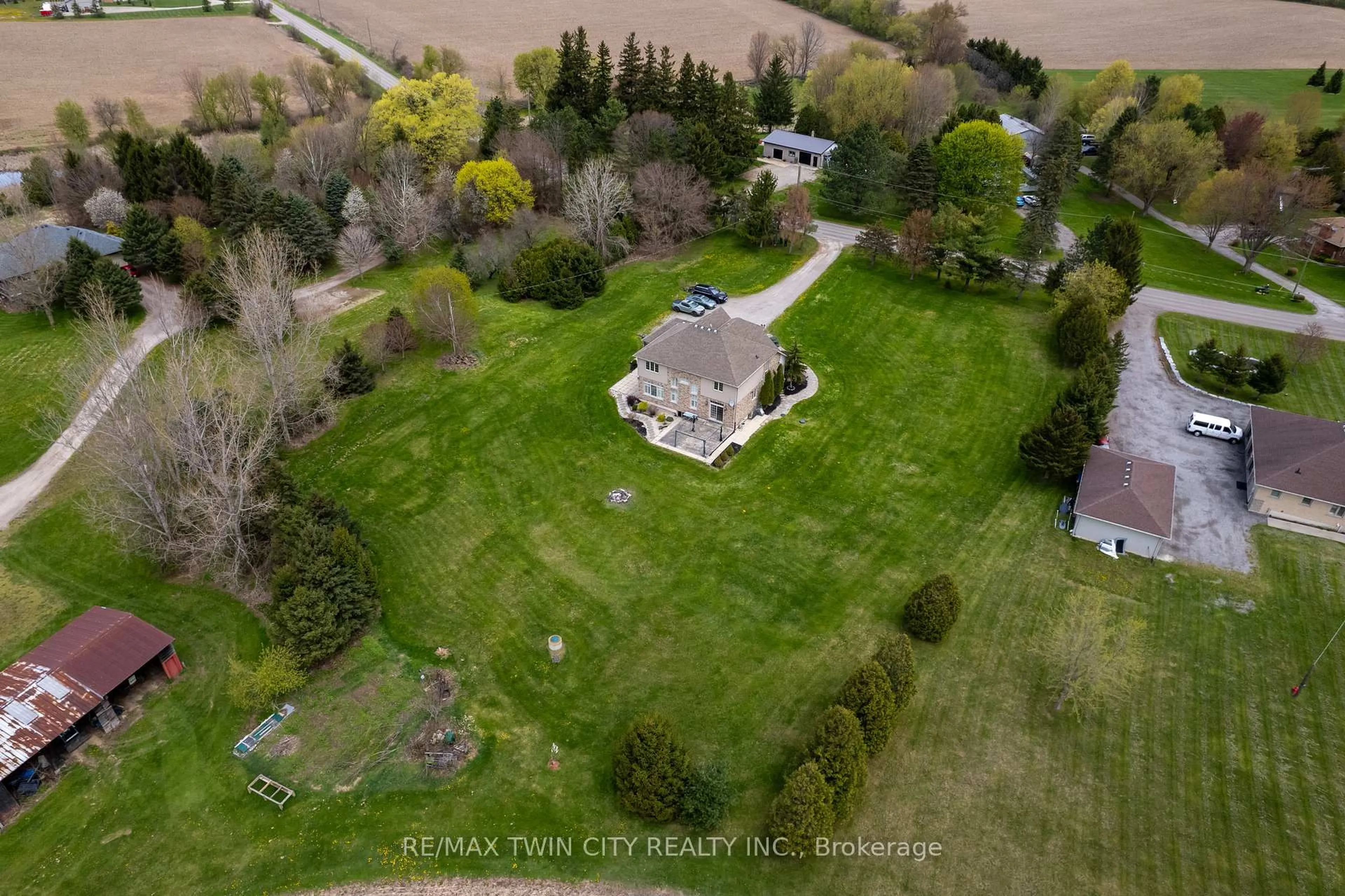 A pic from outside/outdoor area/front of a property/back of a property/a pic from drone, street for 95 BRANT SCHOOL Rd, Brant Ontario N3T 5L4