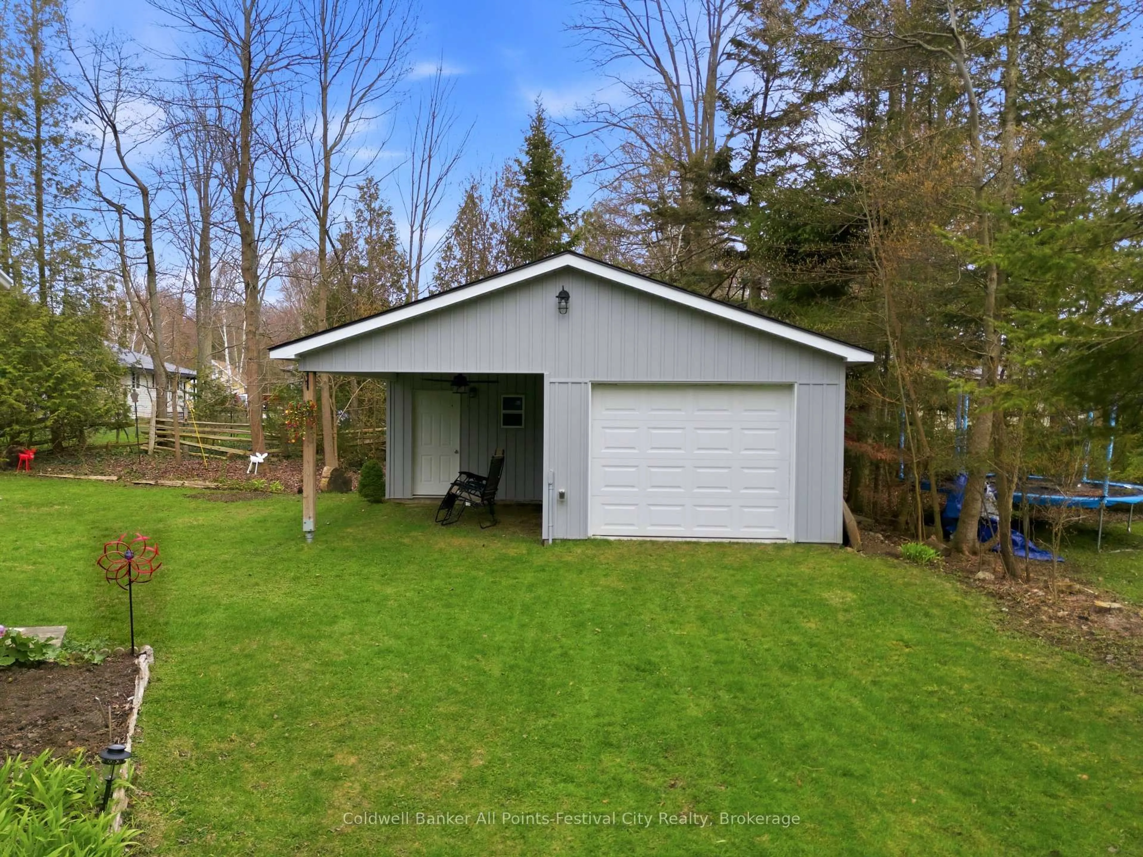 Unknown for 702 Yosacha Pl, Huron-Kinloss Ontario N2Z 2X3