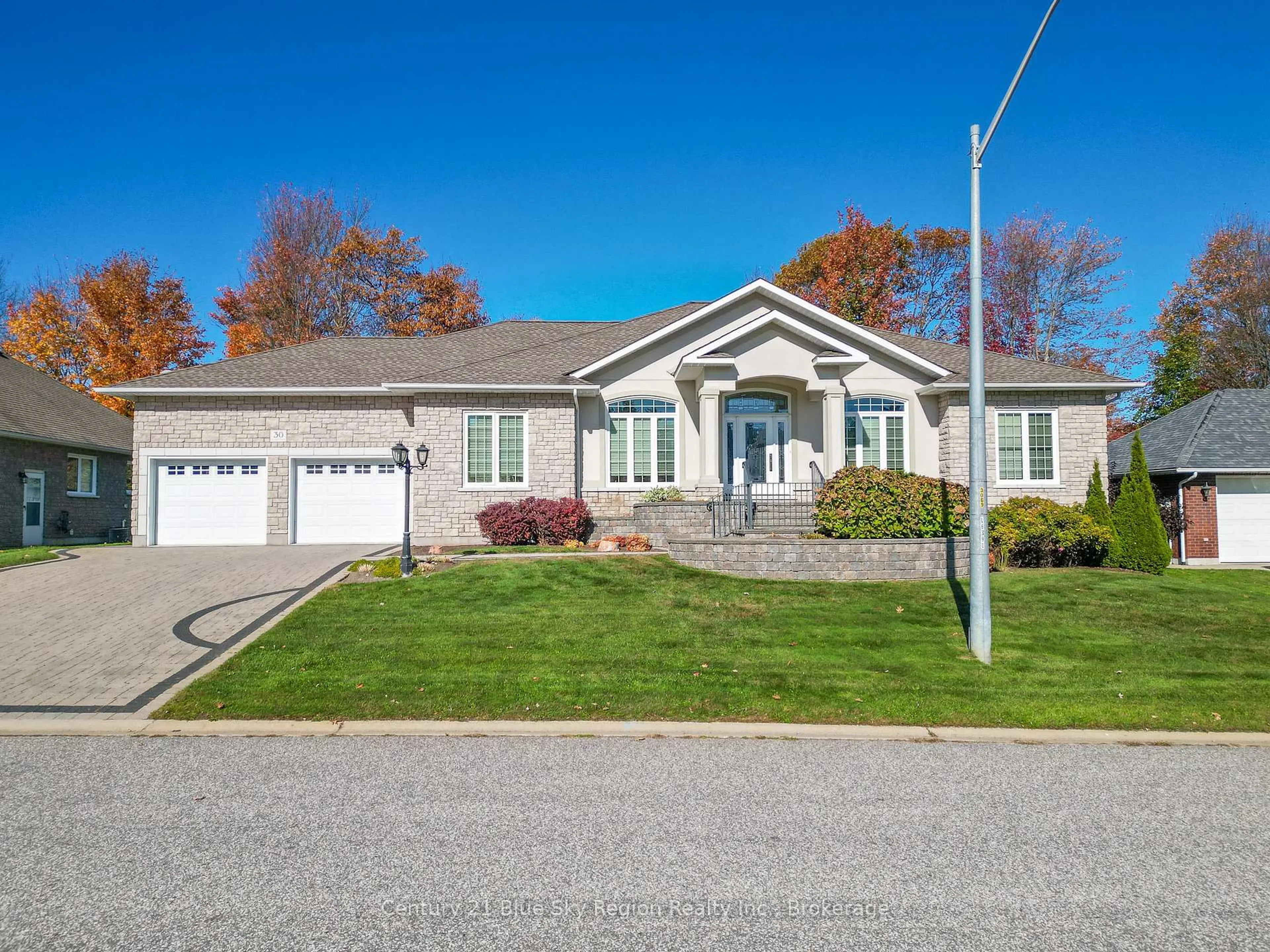 Home with vinyl exterior material, street for 30 Vermont Cres, North Bay Ontario P1C 1L5