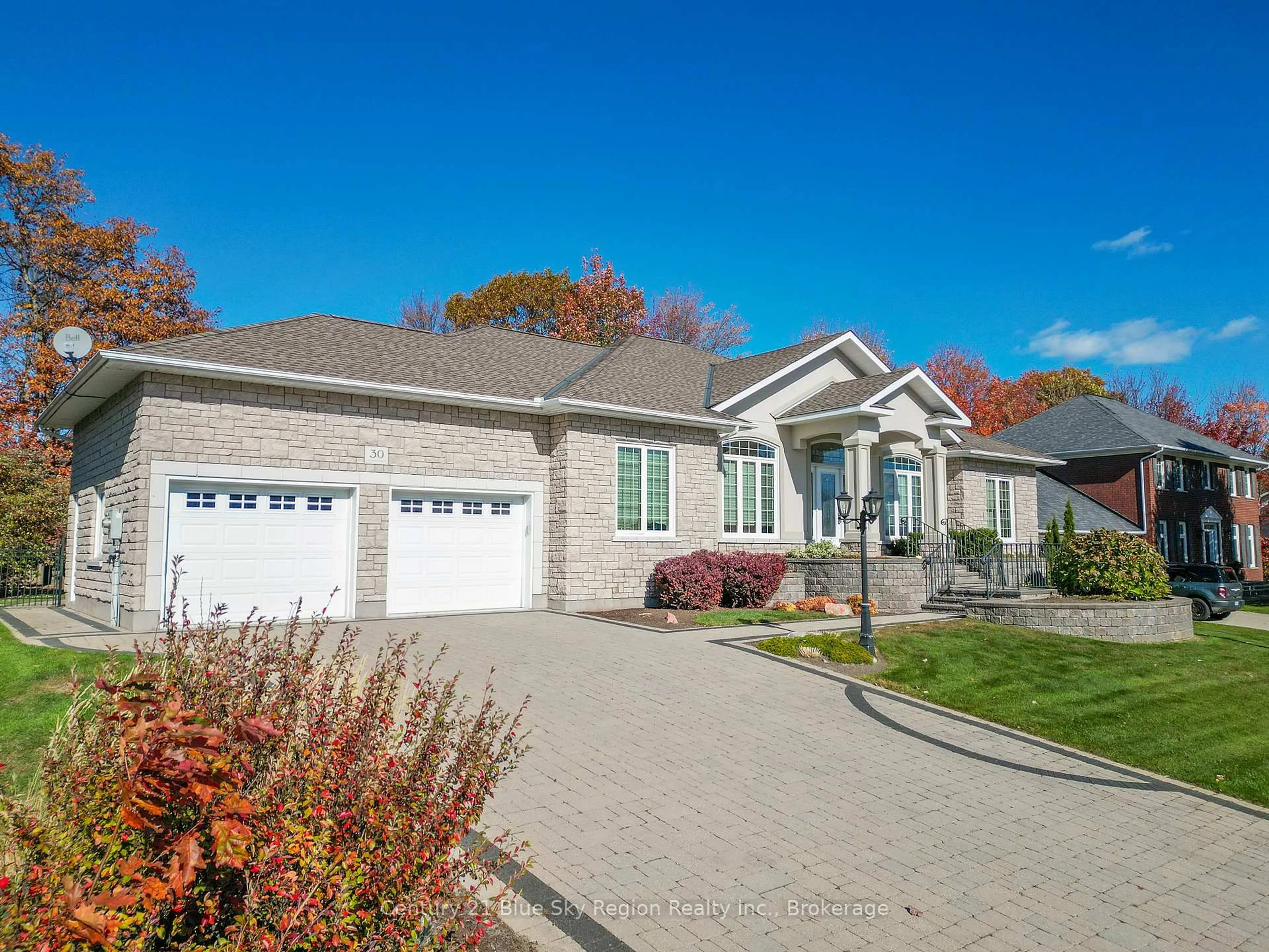 Home with vinyl exterior material, street for 30 Vermont Cres, North Bay Ontario P1C 1L5