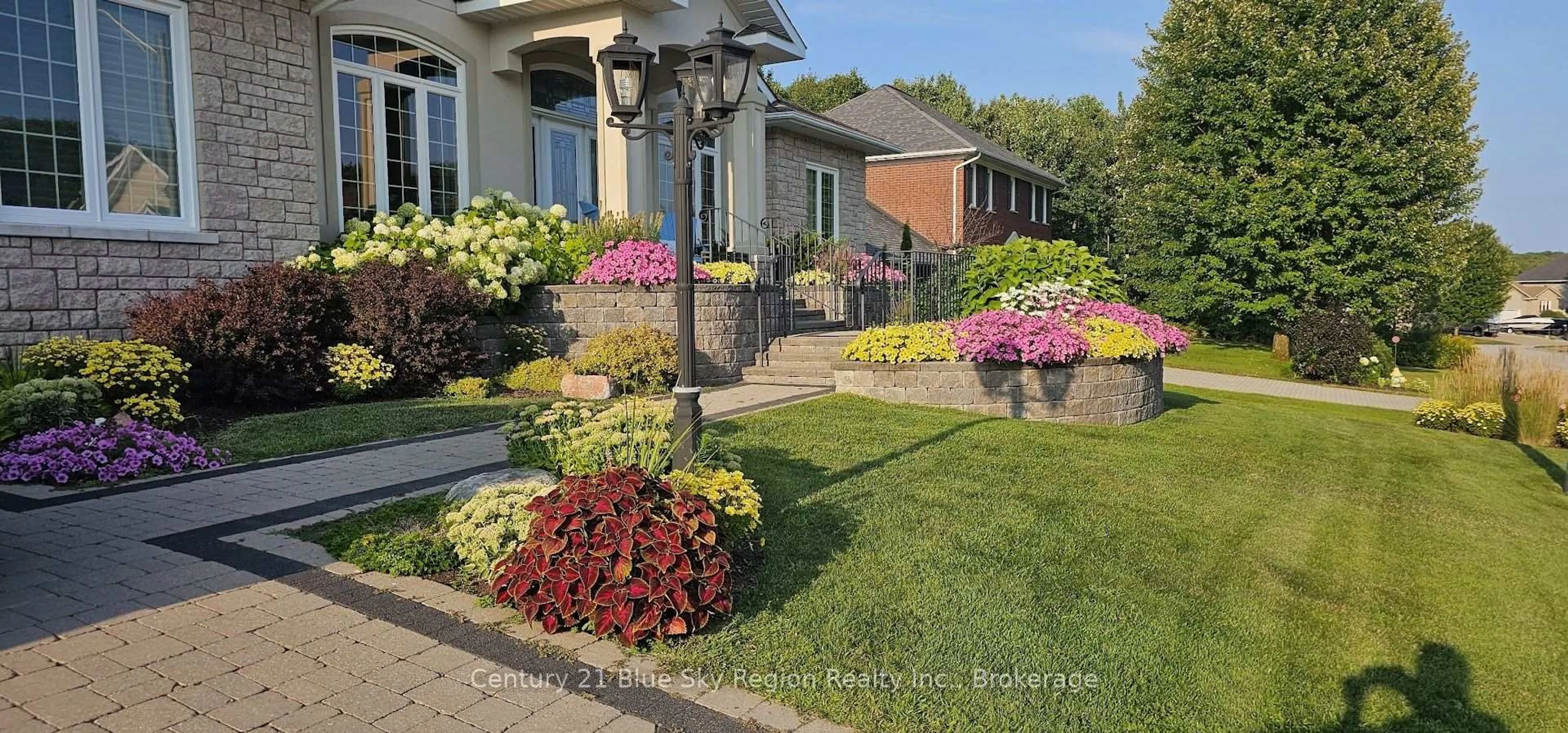 Patio, street for 30 Vermont Cres, North Bay Ontario P1C 1L5
