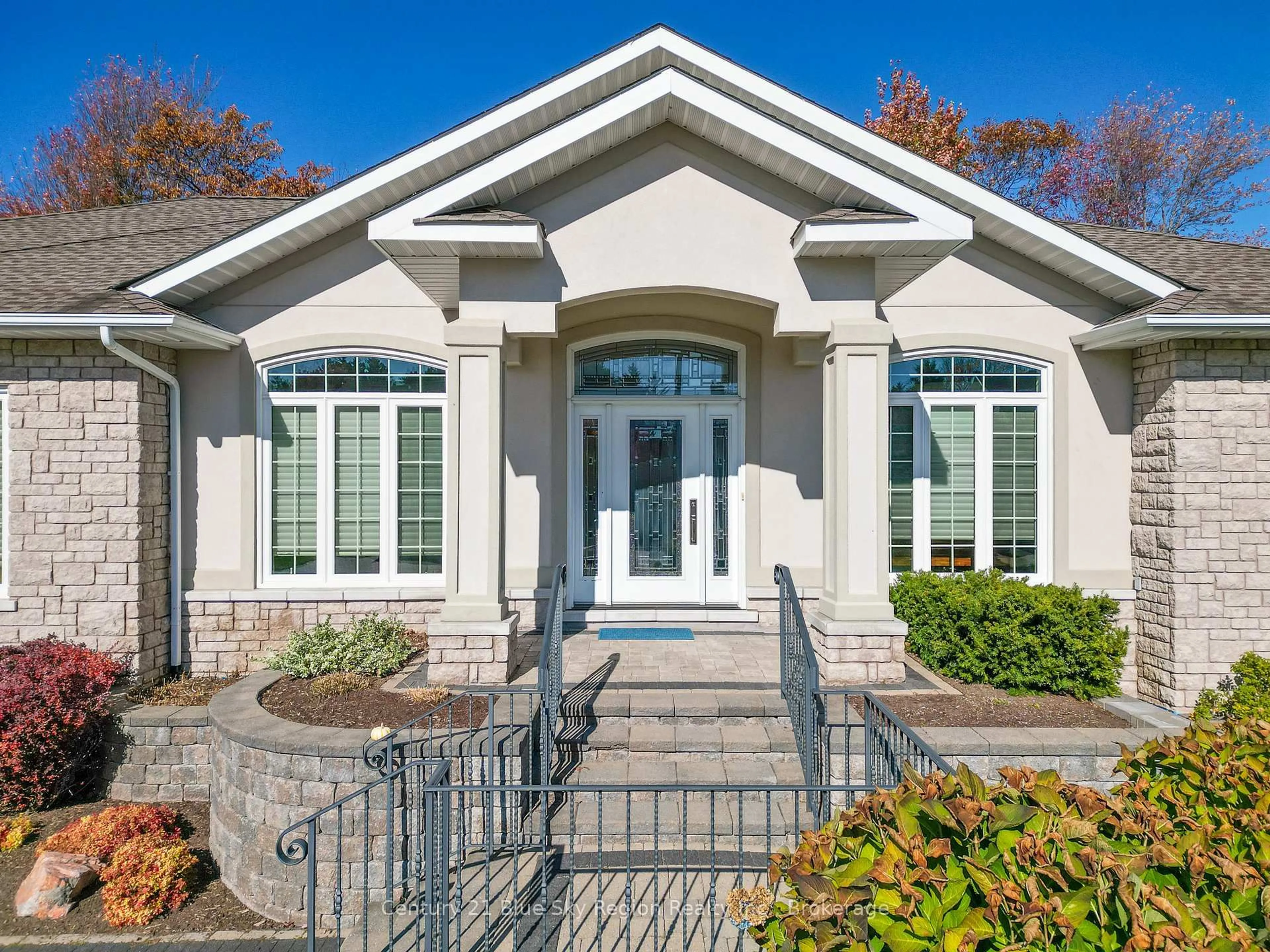 Home with vinyl exterior material, street for 30 Vermont Cres, North Bay Ontario P1C 1L5
