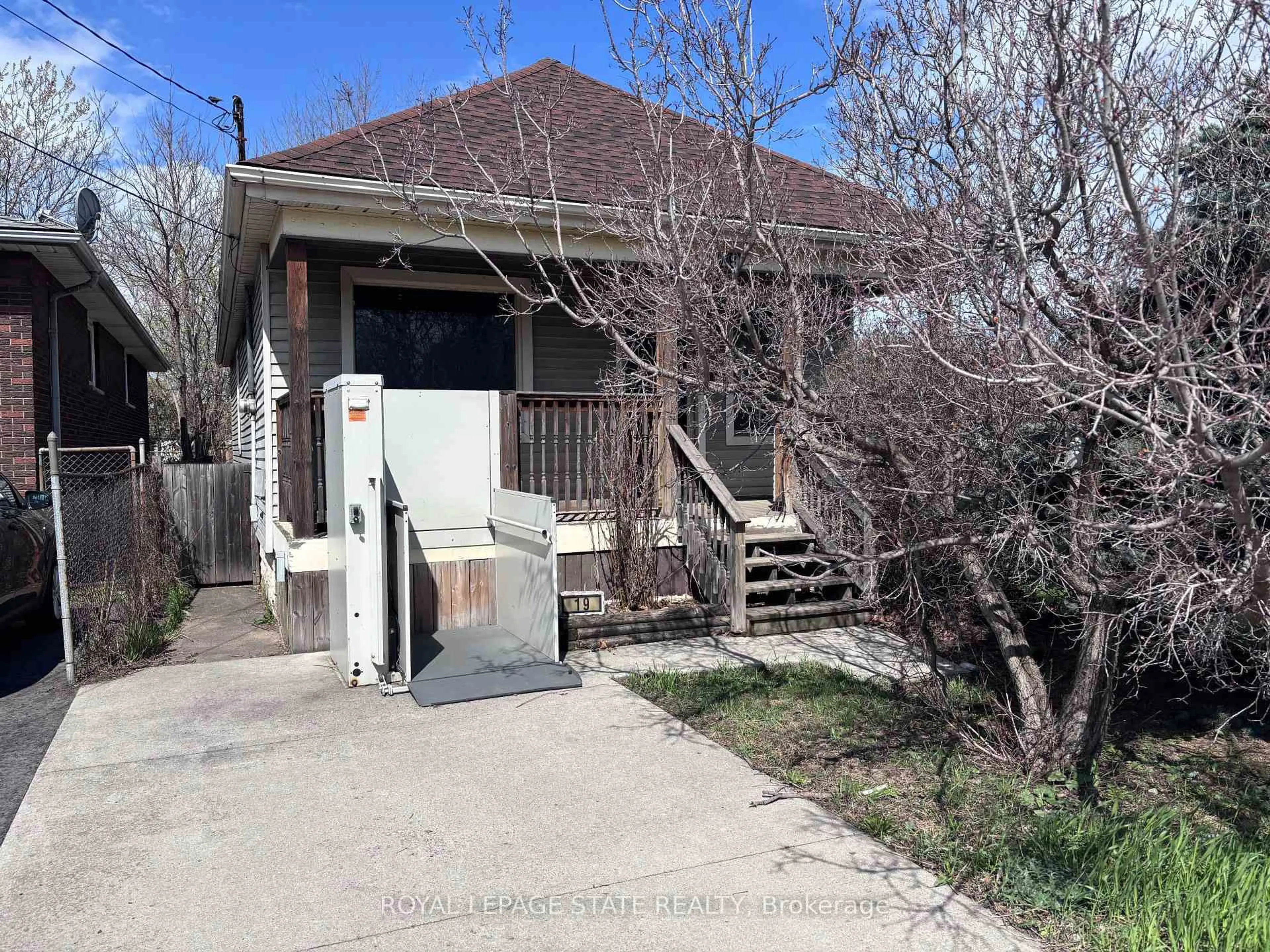 Unknown for 19 Benson Ave, Hamilton Ontario L8H 3M8