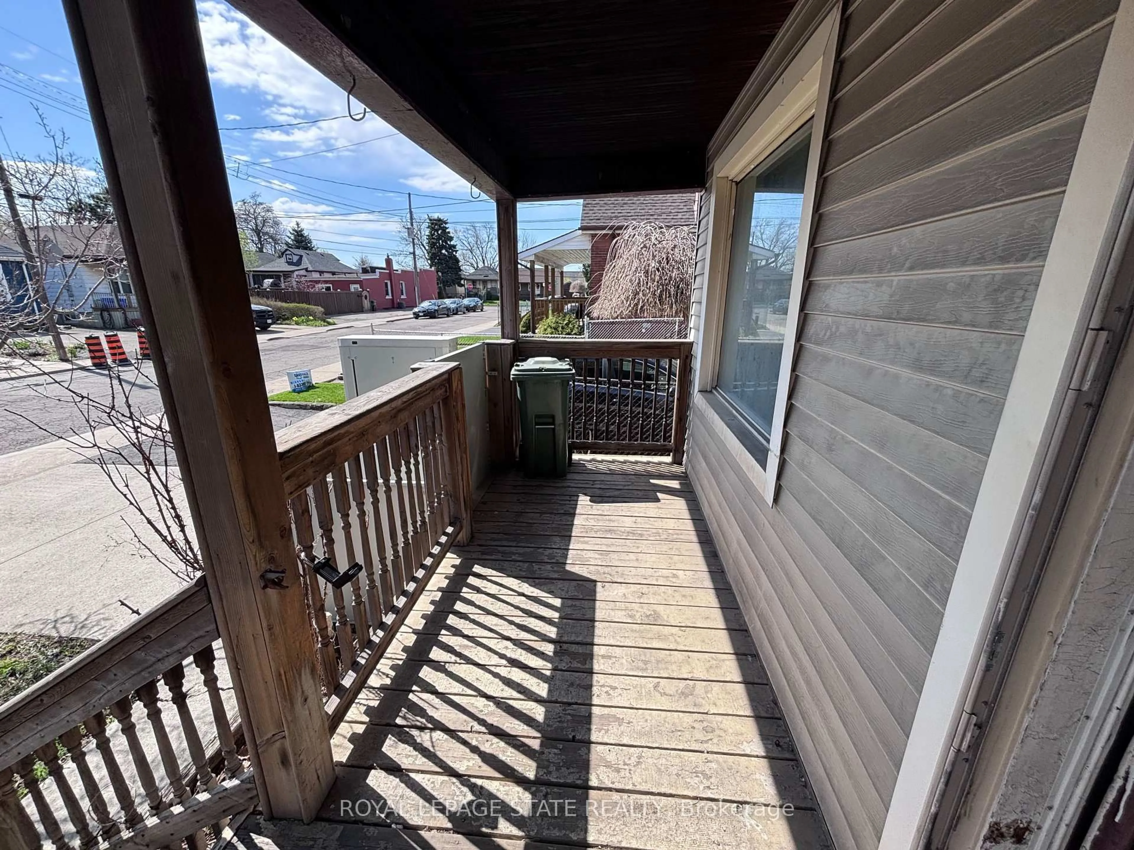 Patio, unknown for 19 Benson Ave, Hamilton Ontario L8H 3M8