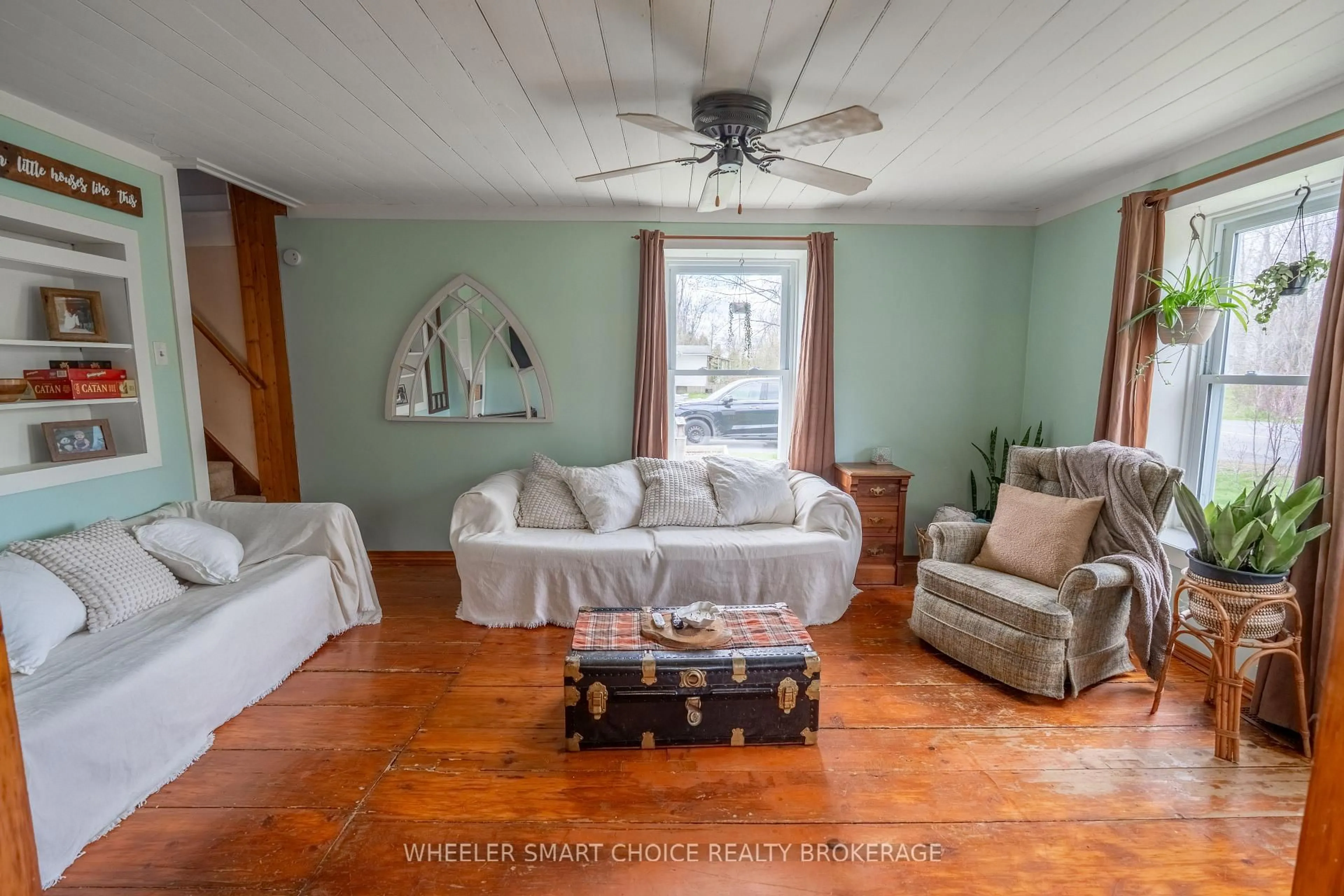 Living room with furniture, unknown for 15338 Colonial Dr, South Stormont Ontario K0C 1M0