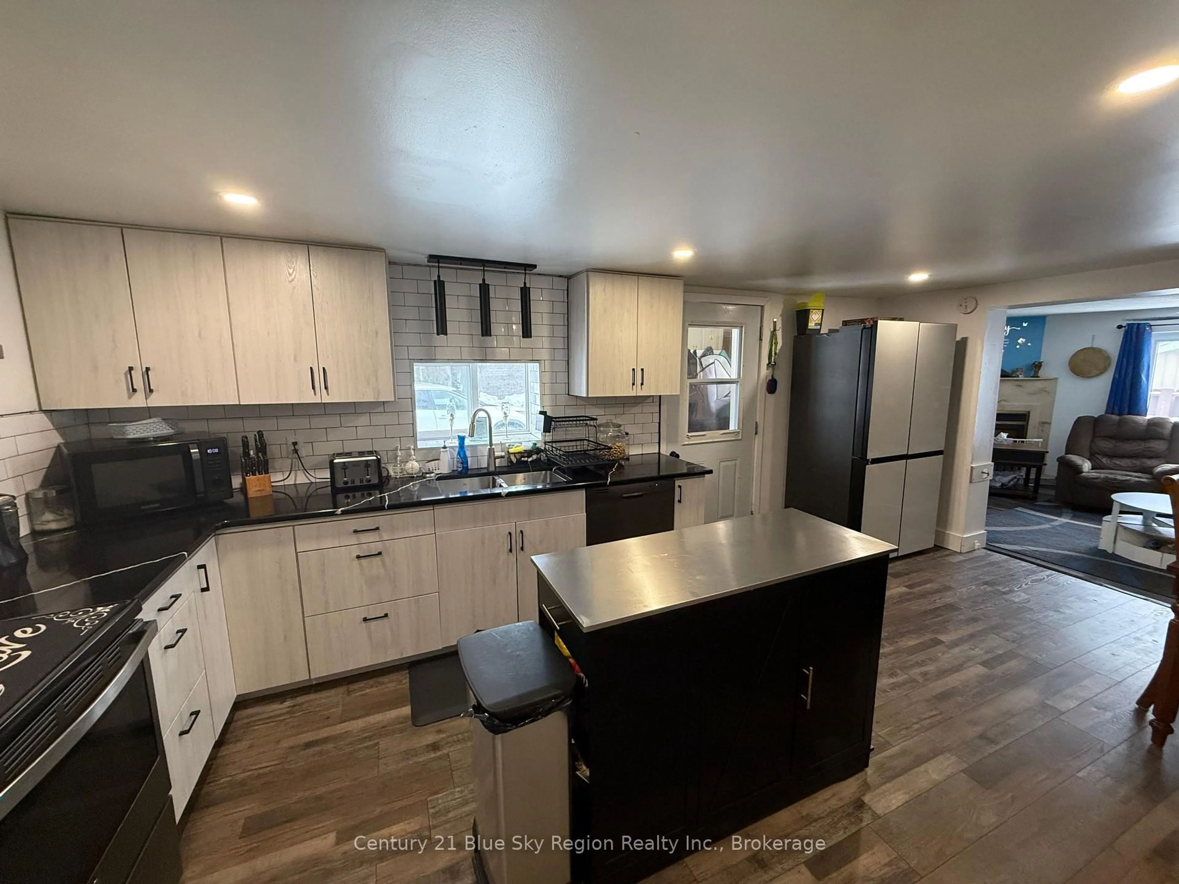 Open concept kitchen, unknown for 165 Nipissing St, West Nipissing Ontario P2B 1K2