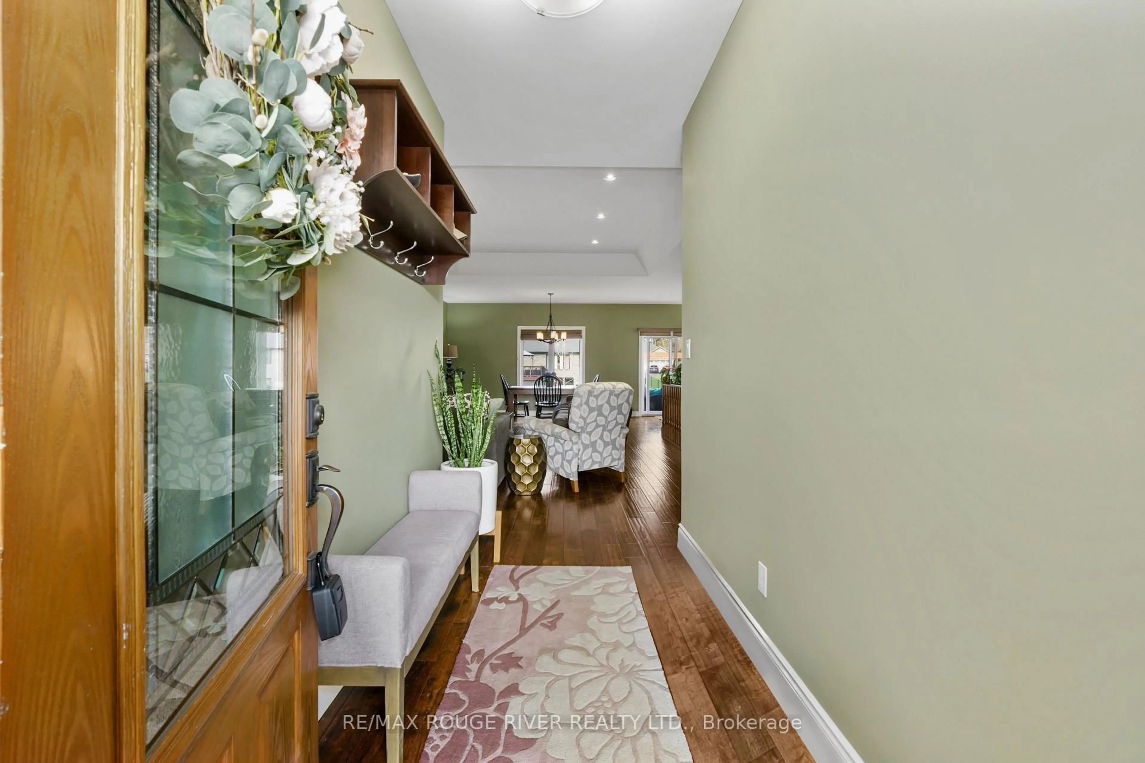 Indoor entryway for 106 Pinnacle St, Brighton Ontario K0K 1H0