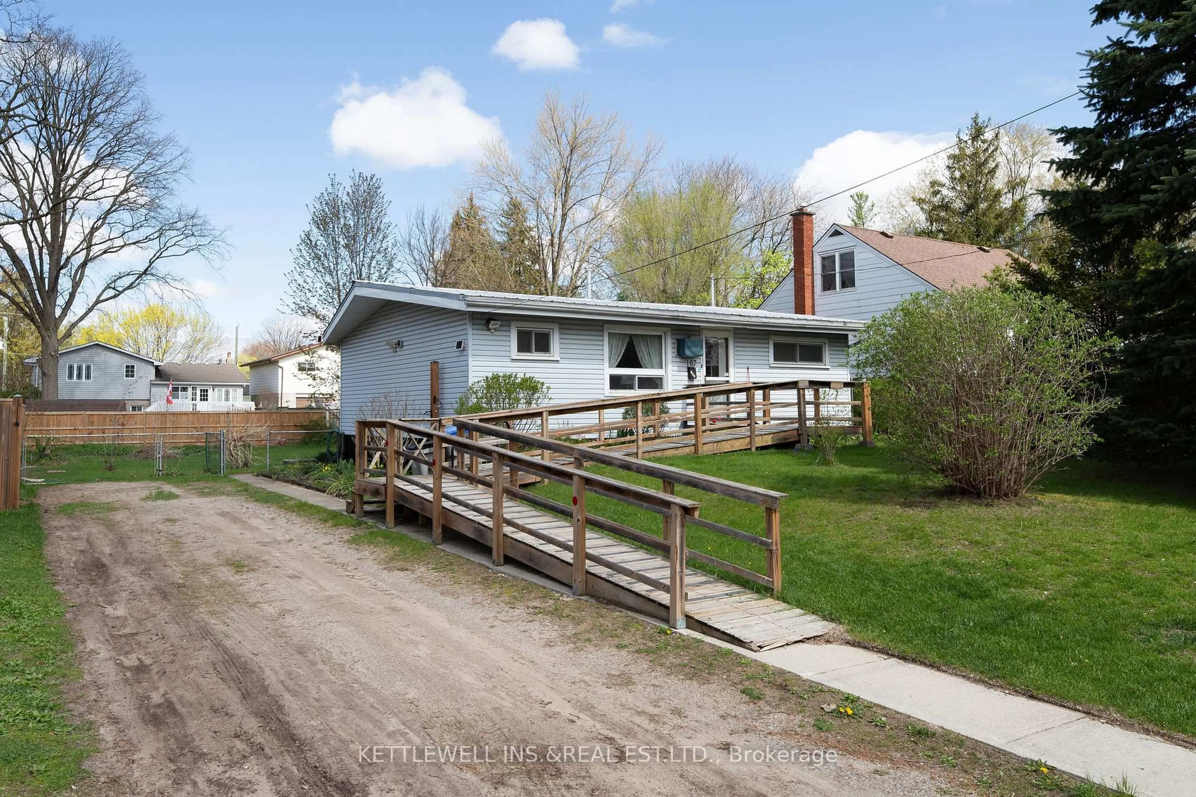 Unknown for 167 Burns St, Strathroy-Caradoc Ontario N7G 1E7
