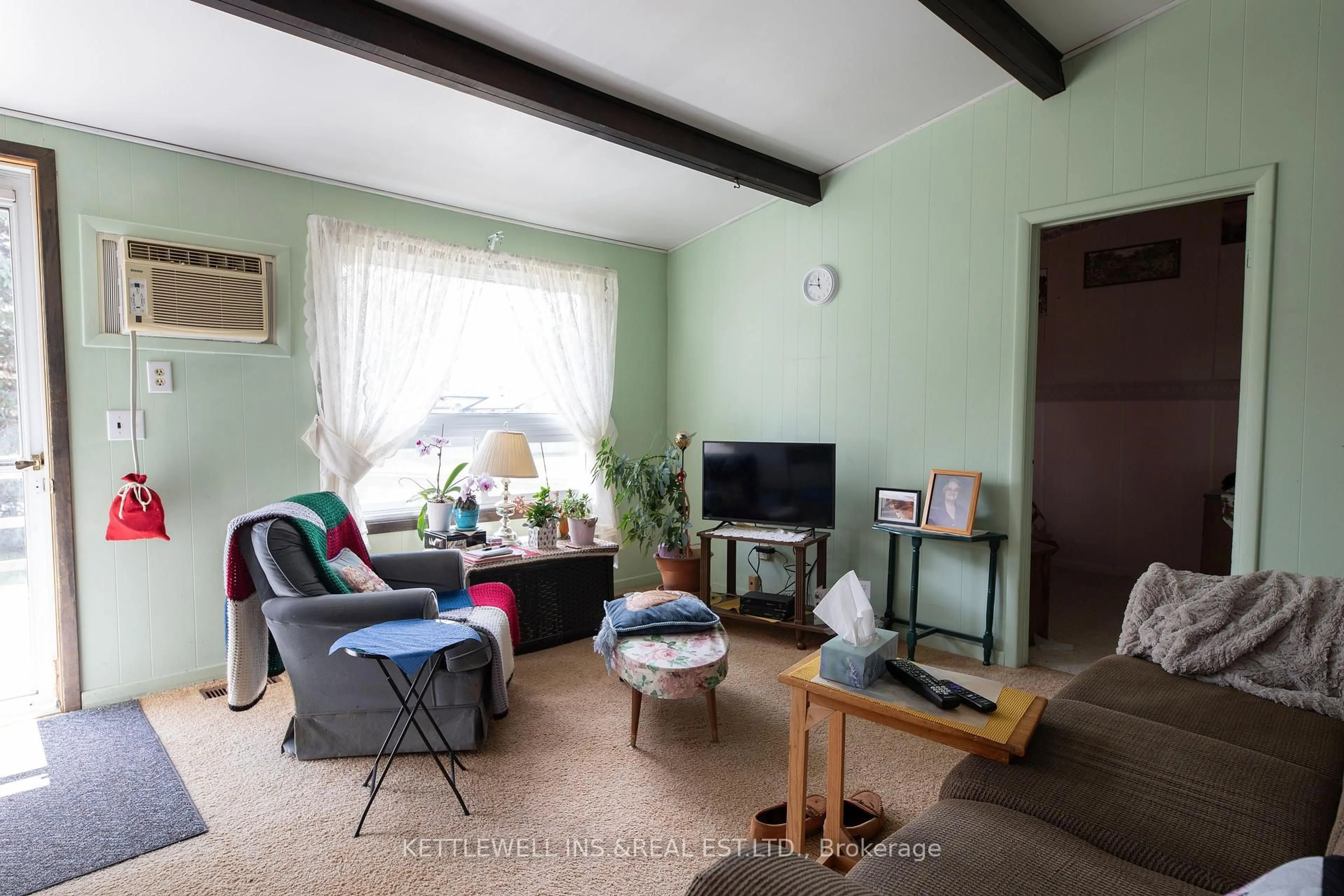 Living room with furniture, unknown for 167 Burns St, Strathroy-Caradoc Ontario N7G 1E7