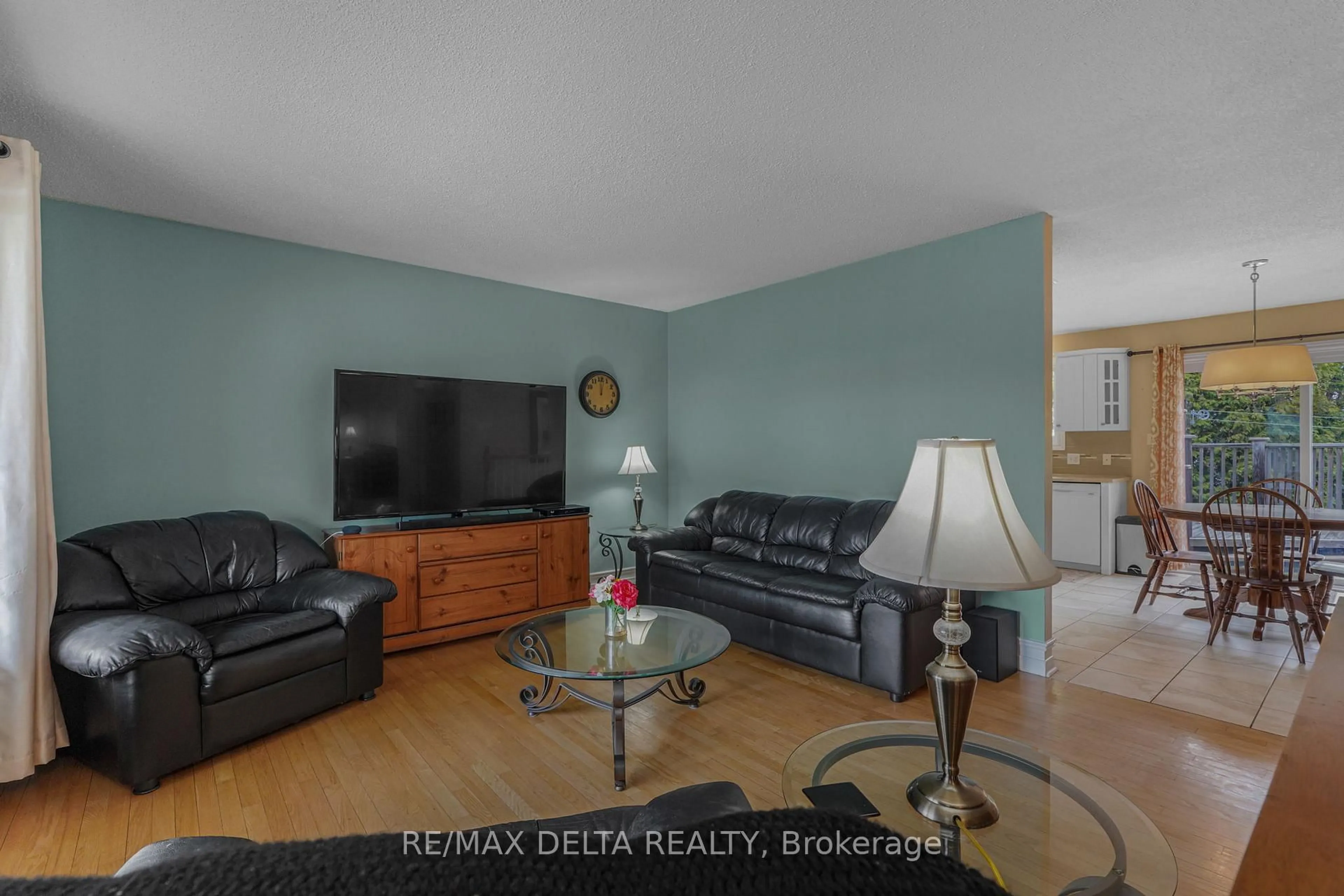 Living room with furniture, unknown for 2807 Leonard St, Clarence-Rockland Ontario K4K 1A4