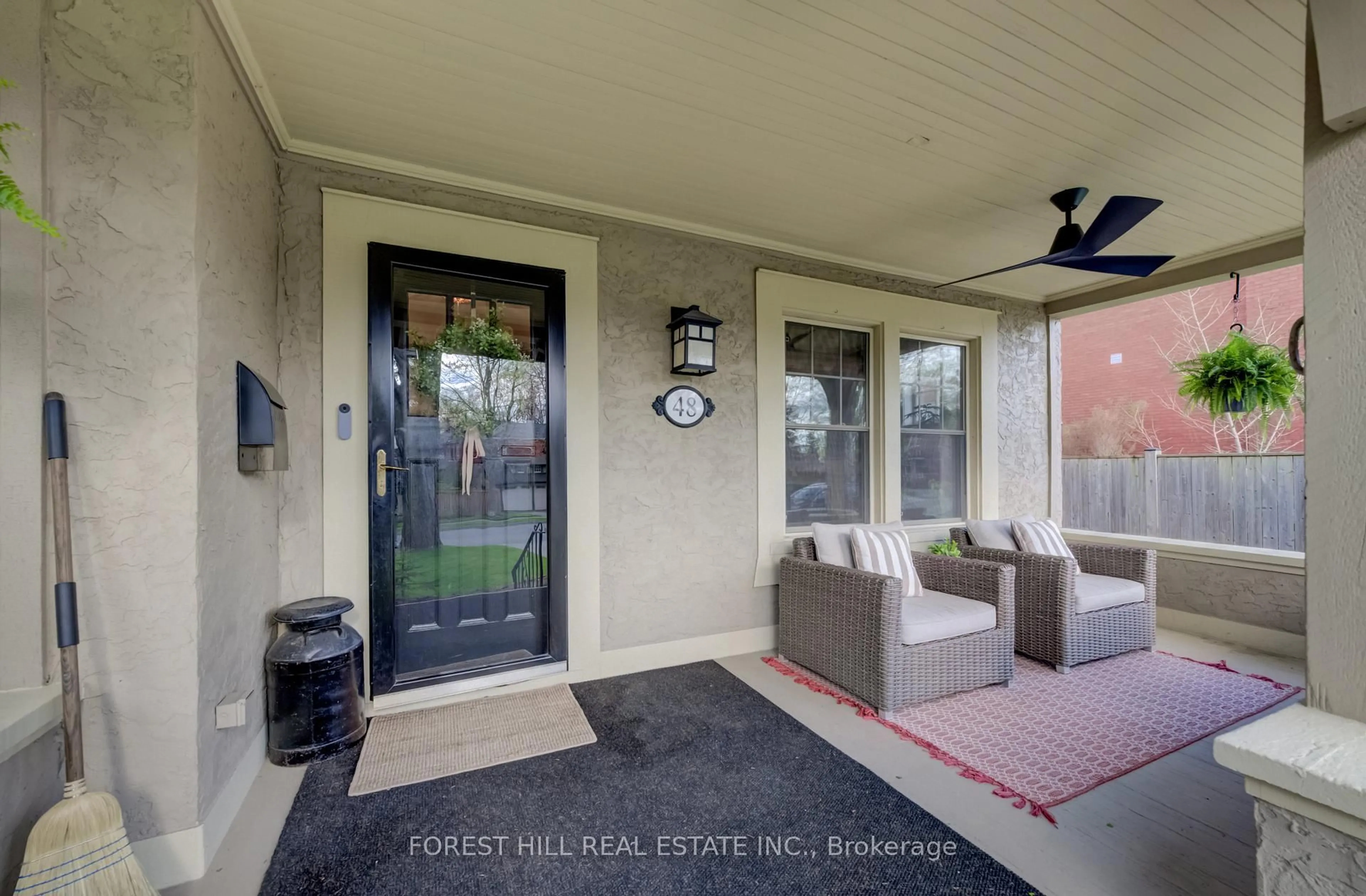 Indoor entryway for 48 Aberdeen Rd, Cambridge Ontario N1S 2X2