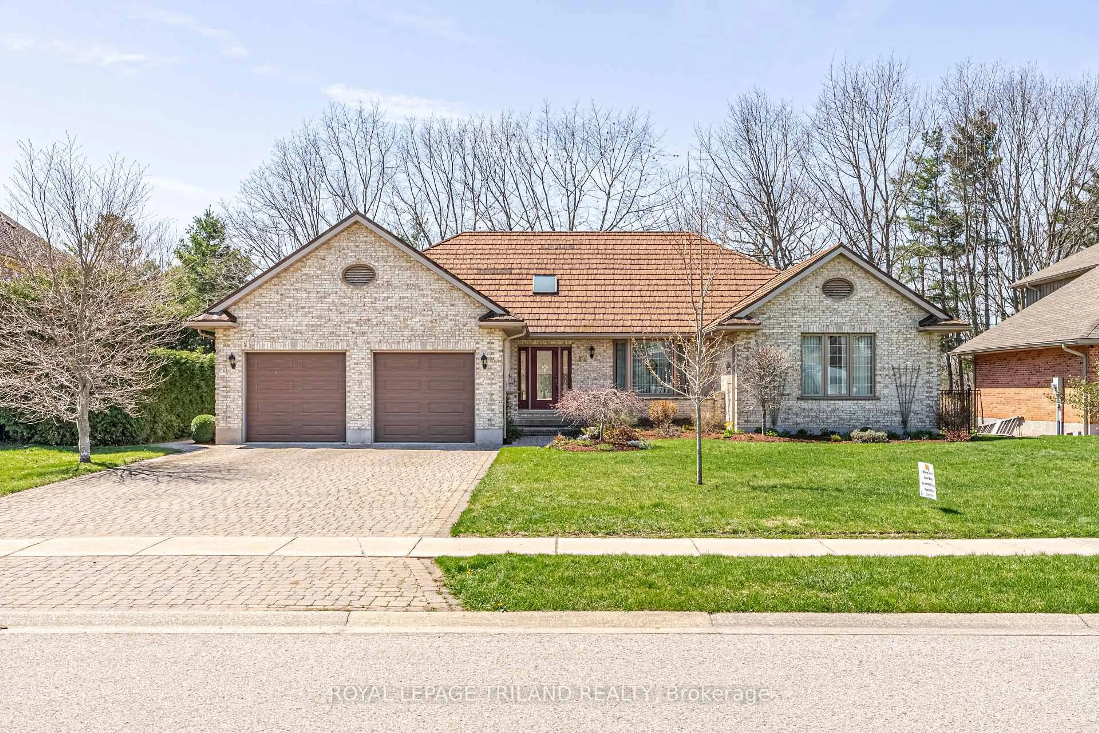 Home with brick exterior material, street for 154 Parkview Dr, Thames Centre Ontario N0L 1G2