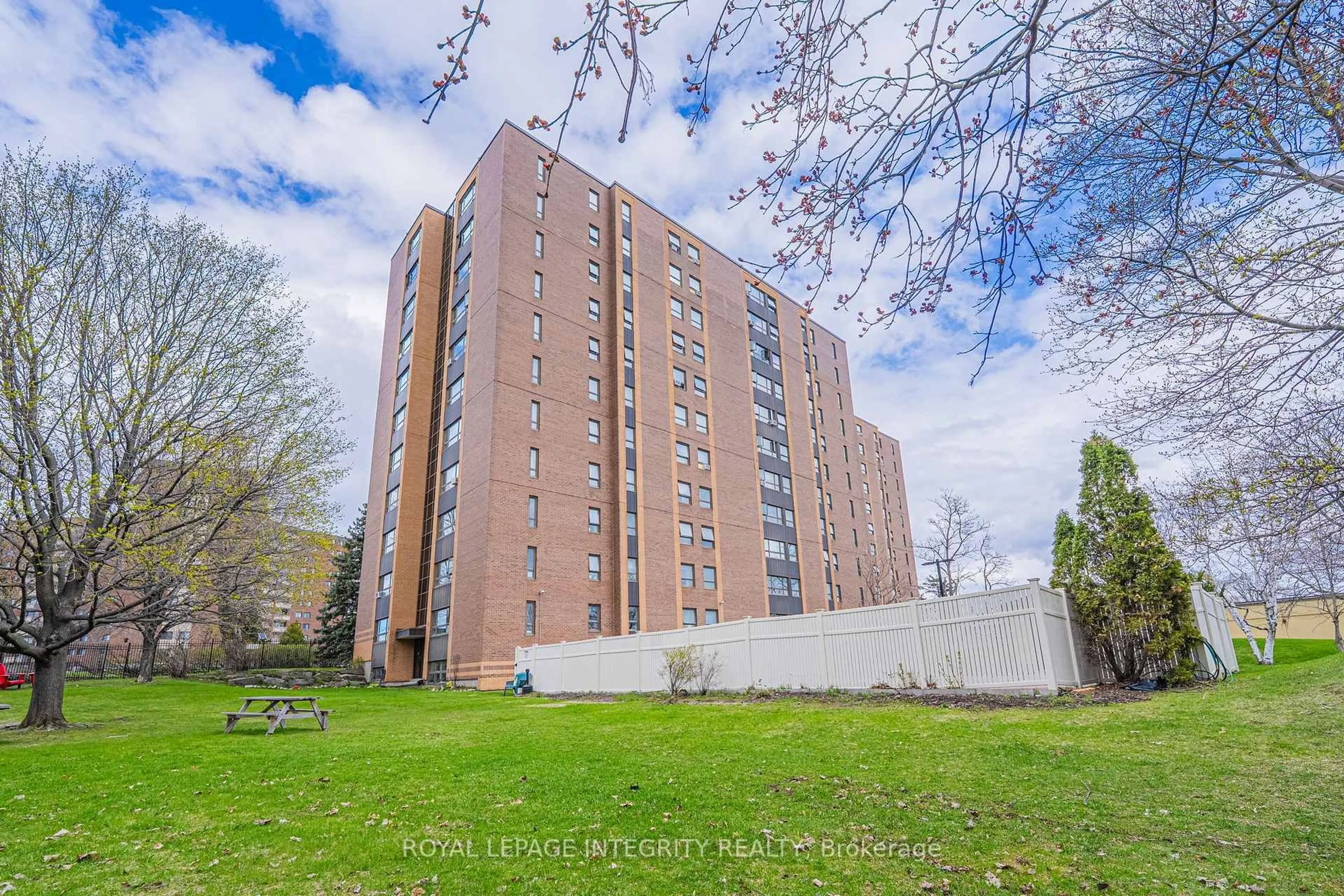 A pic from outside/outdoor area/front of a property/back of a property/a pic from drone, building for 1356 Meadowlands Dr #806, Ottawa Ontario K2E 6K6
