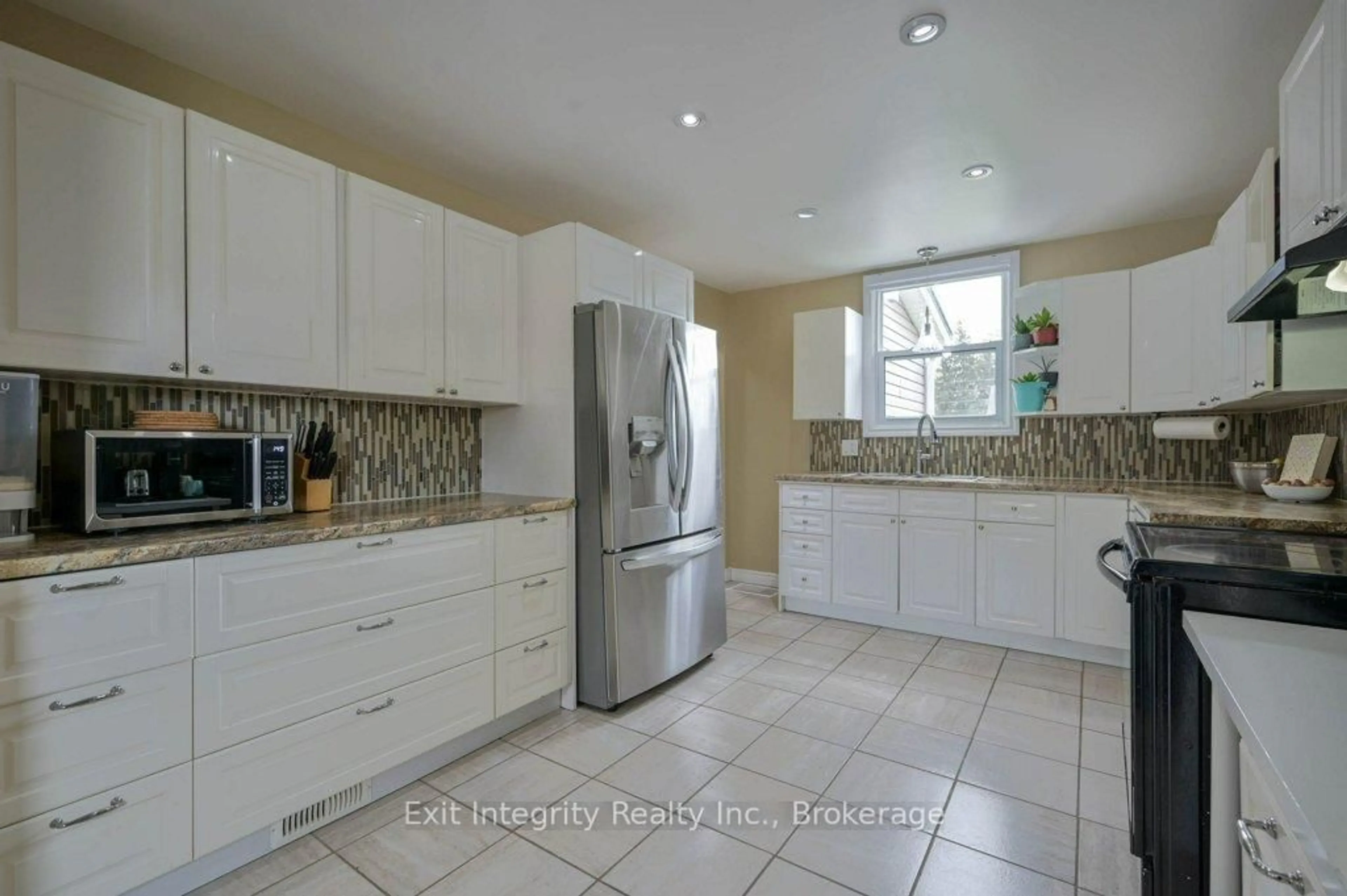 Unknown for 98 Morton Ave, Brant Ontario N3R 2P1