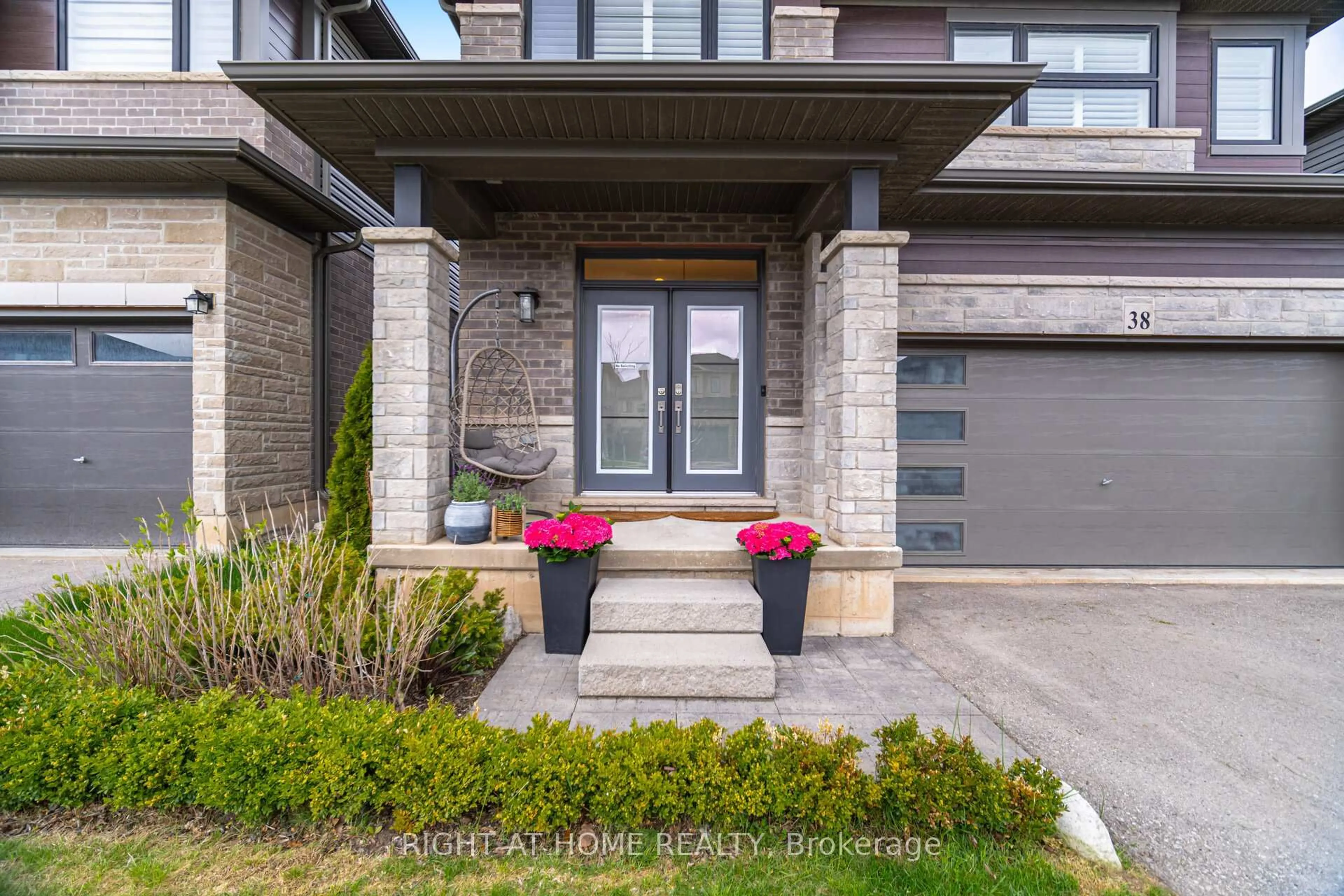 Unknown for 38 Ladd Ave, Brantford Ontario N3V 0B1