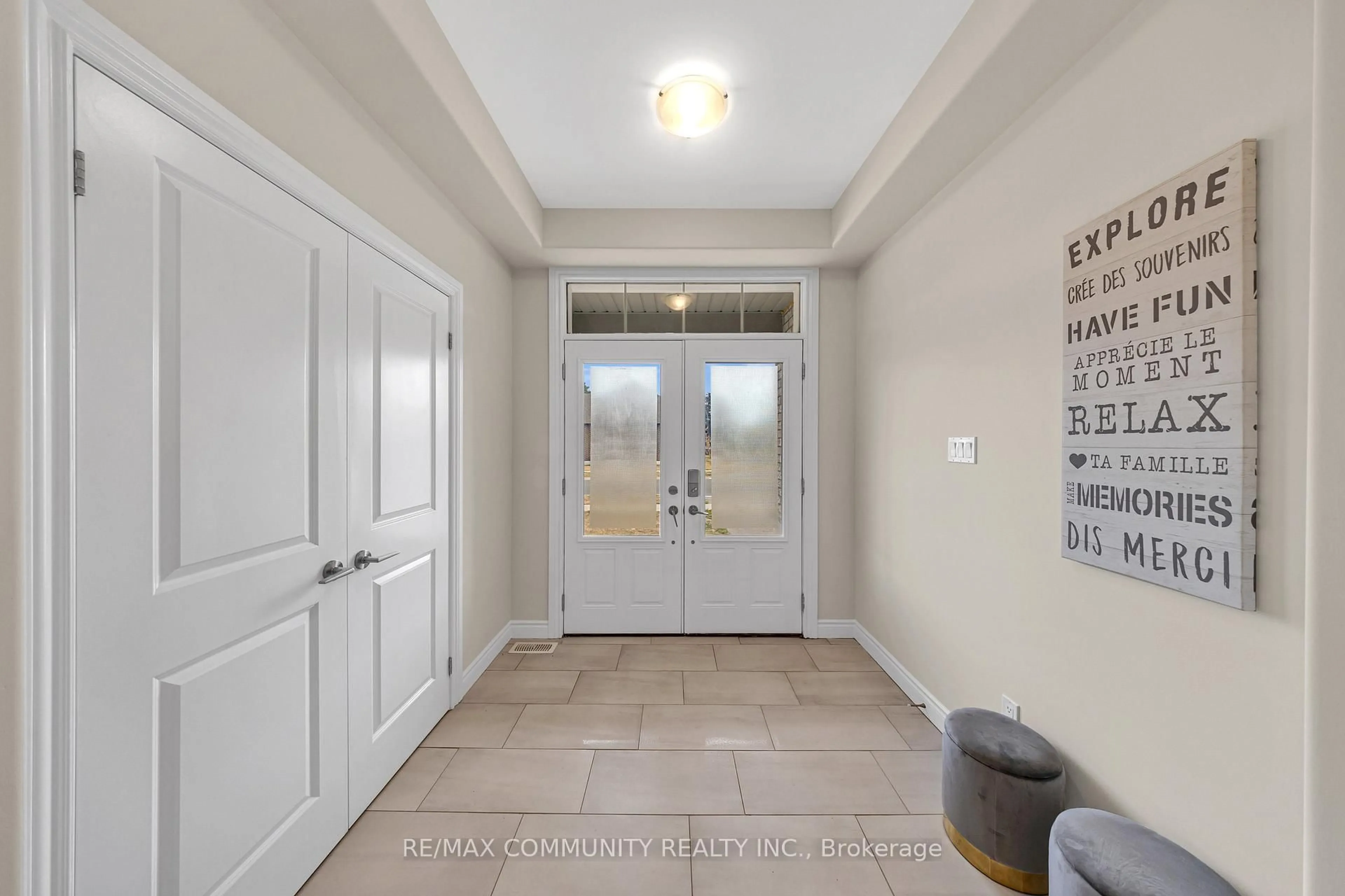 Indoor entryway for 78 Alcorn Dr, Kawartha Lakes Ontario K9V 0M8