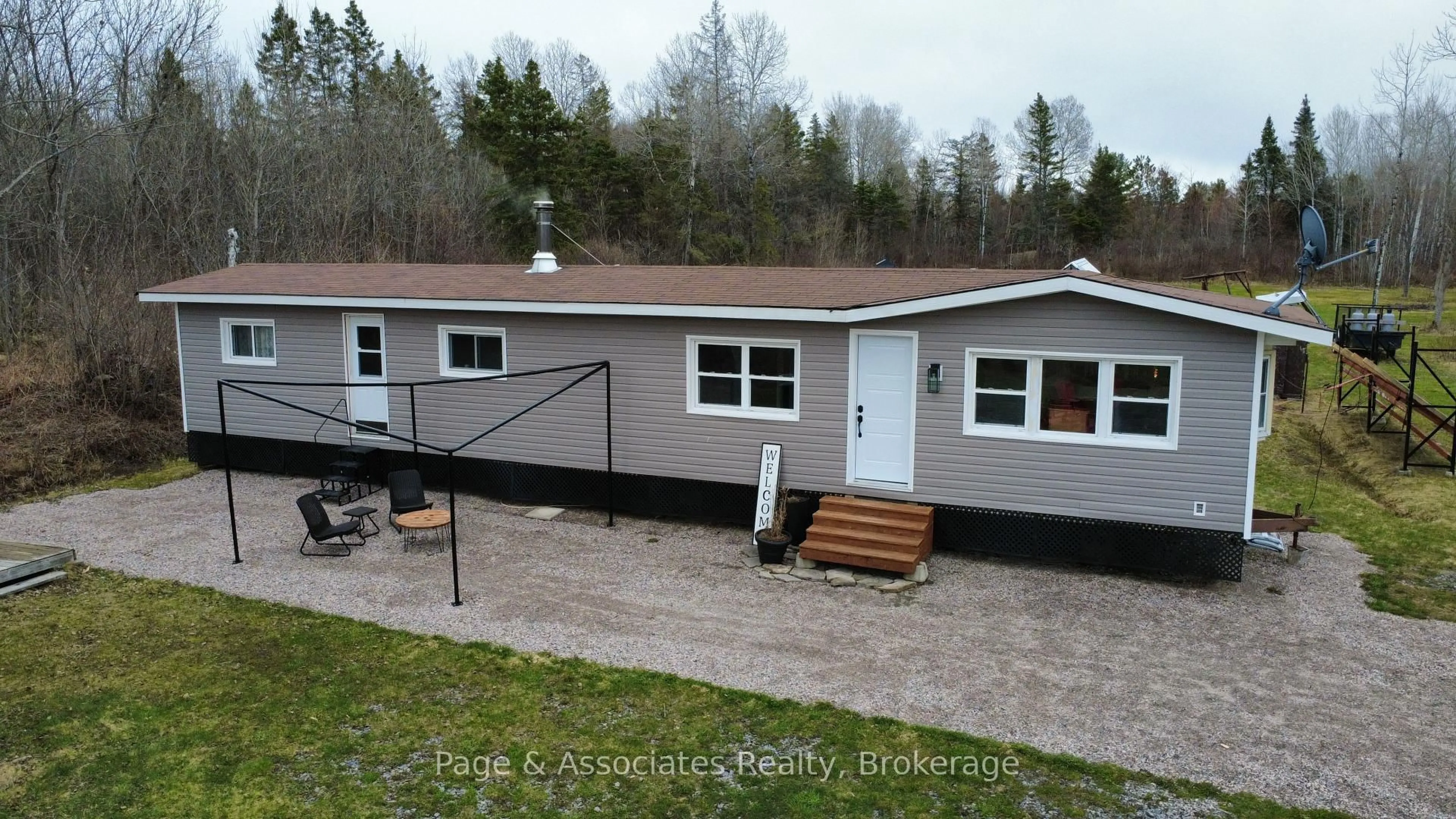 Home with vinyl exterior material, unknown for 4456 Highway 535, St. Charles Ontario P0M 2W0