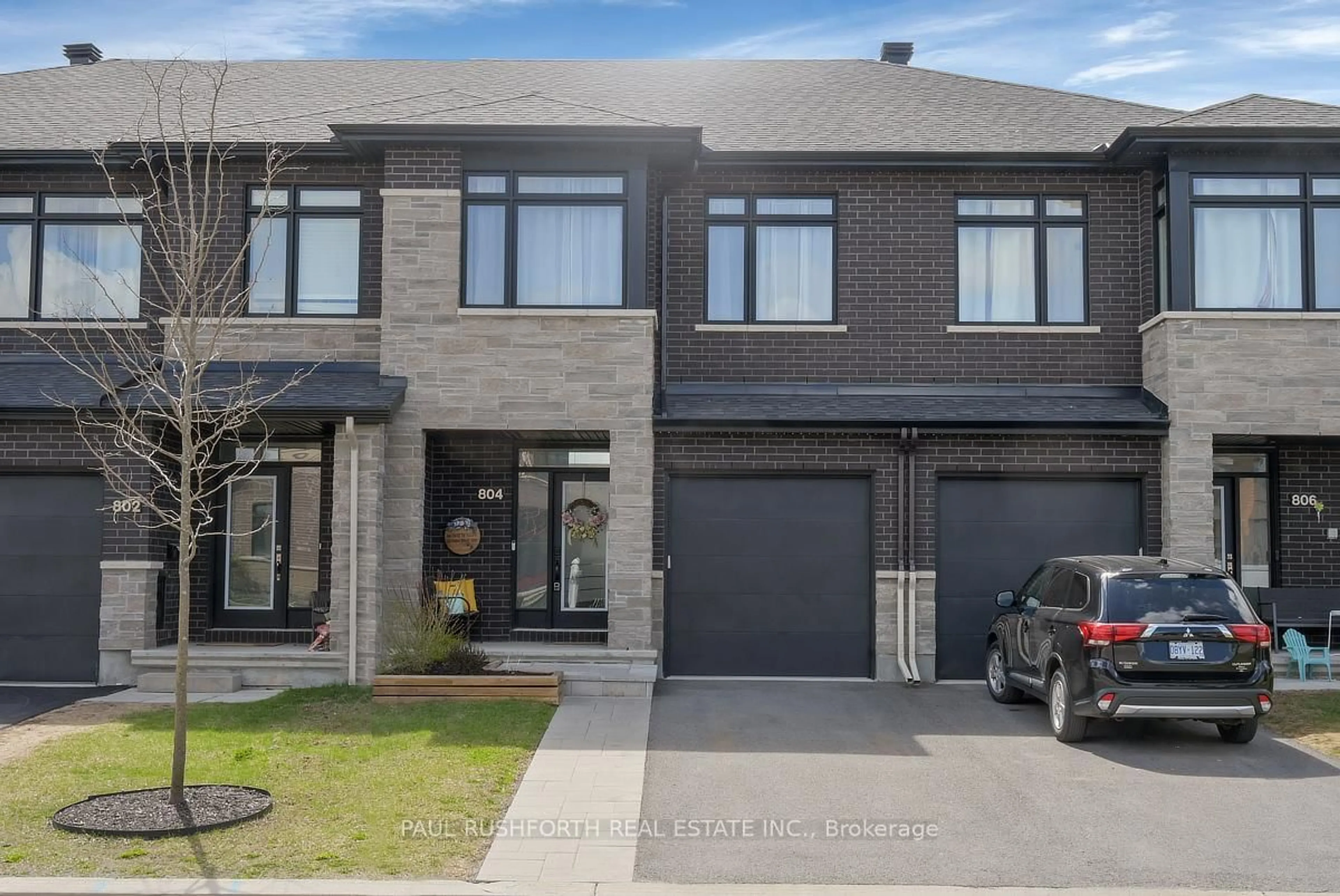 Home with brick exterior material, street for 804 Chipping Circ, Ottawa Ontario K4M 0E7