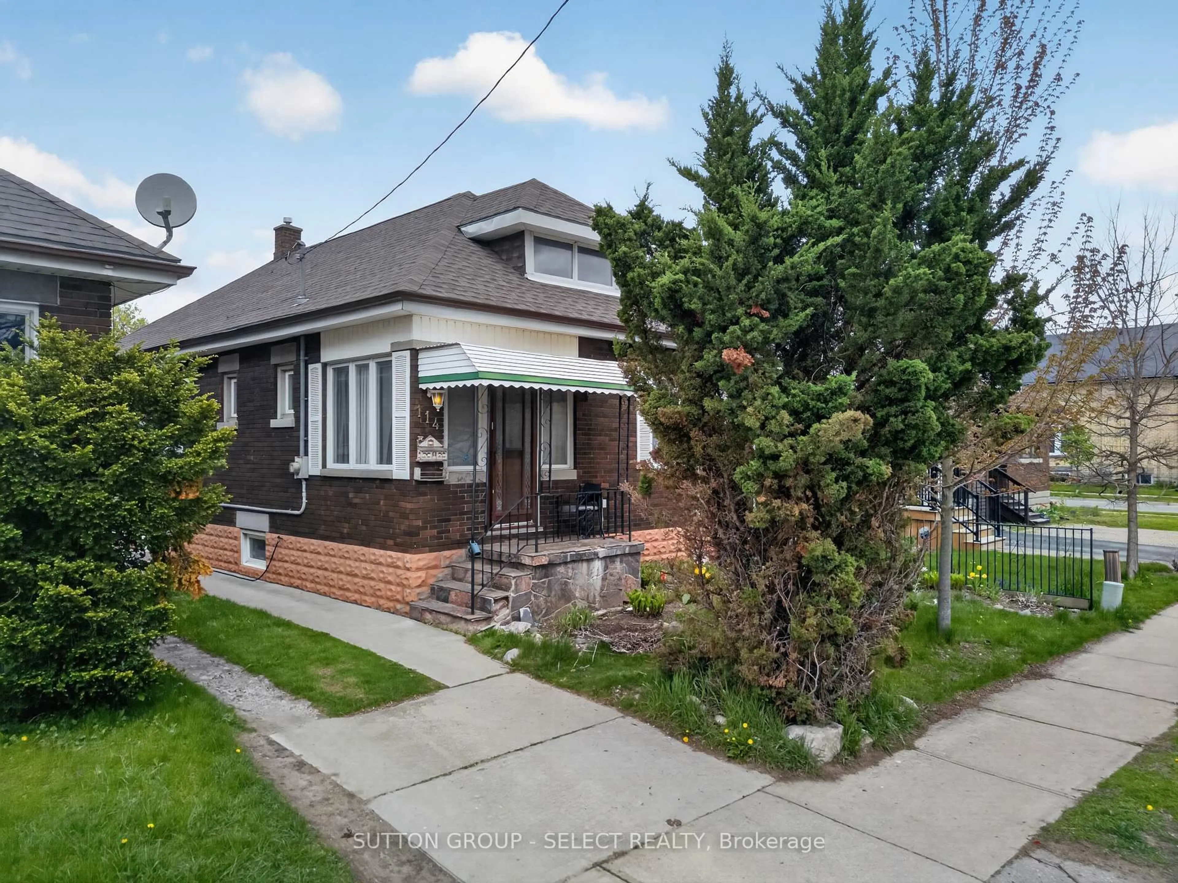 Home with brick exterior material, street for 114 Vauxhall St, London East Ontario N5Z 1B6