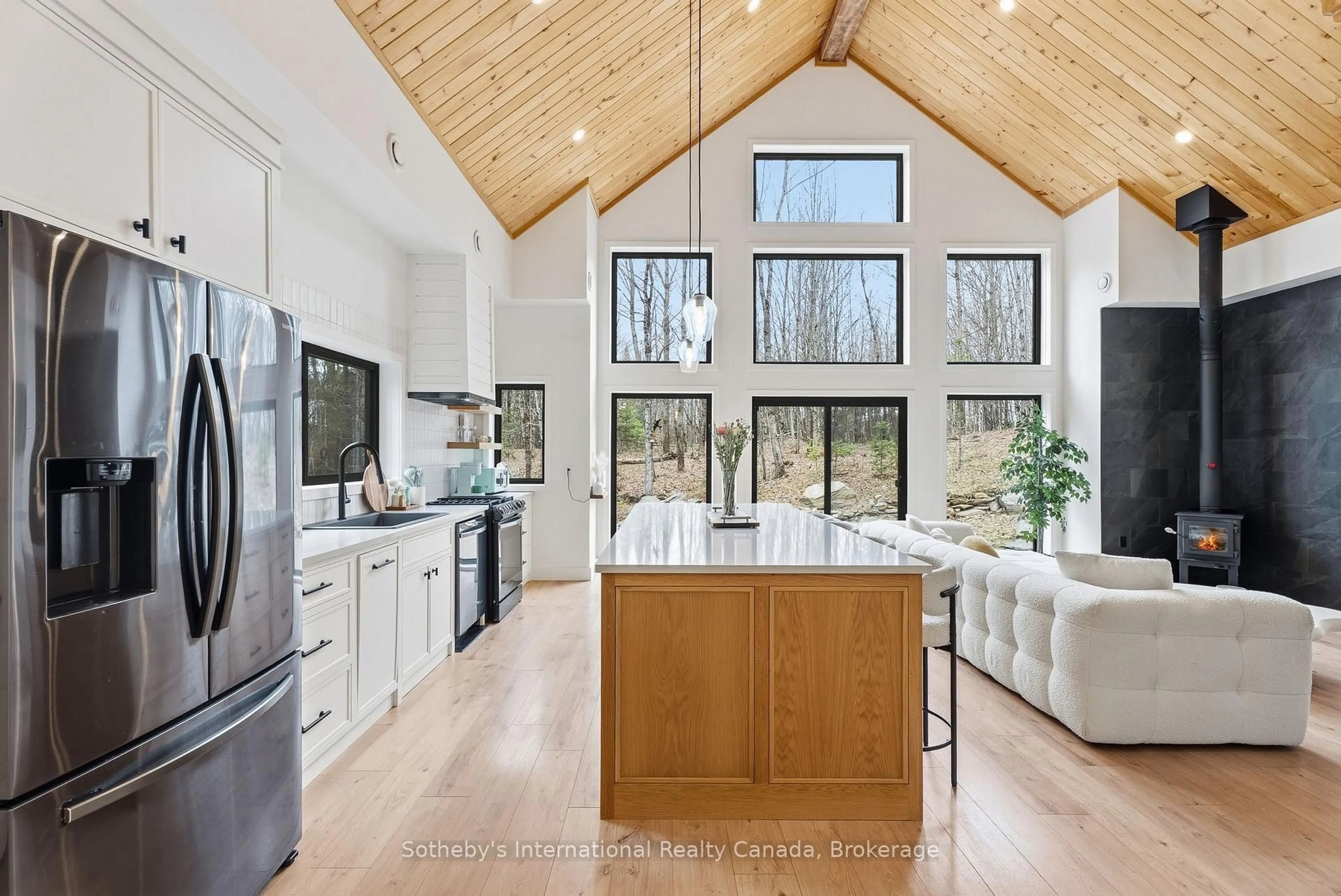 Open concept kitchen, unknown for 1315 North Dr, Dysart et al Ontario K0M 1S0