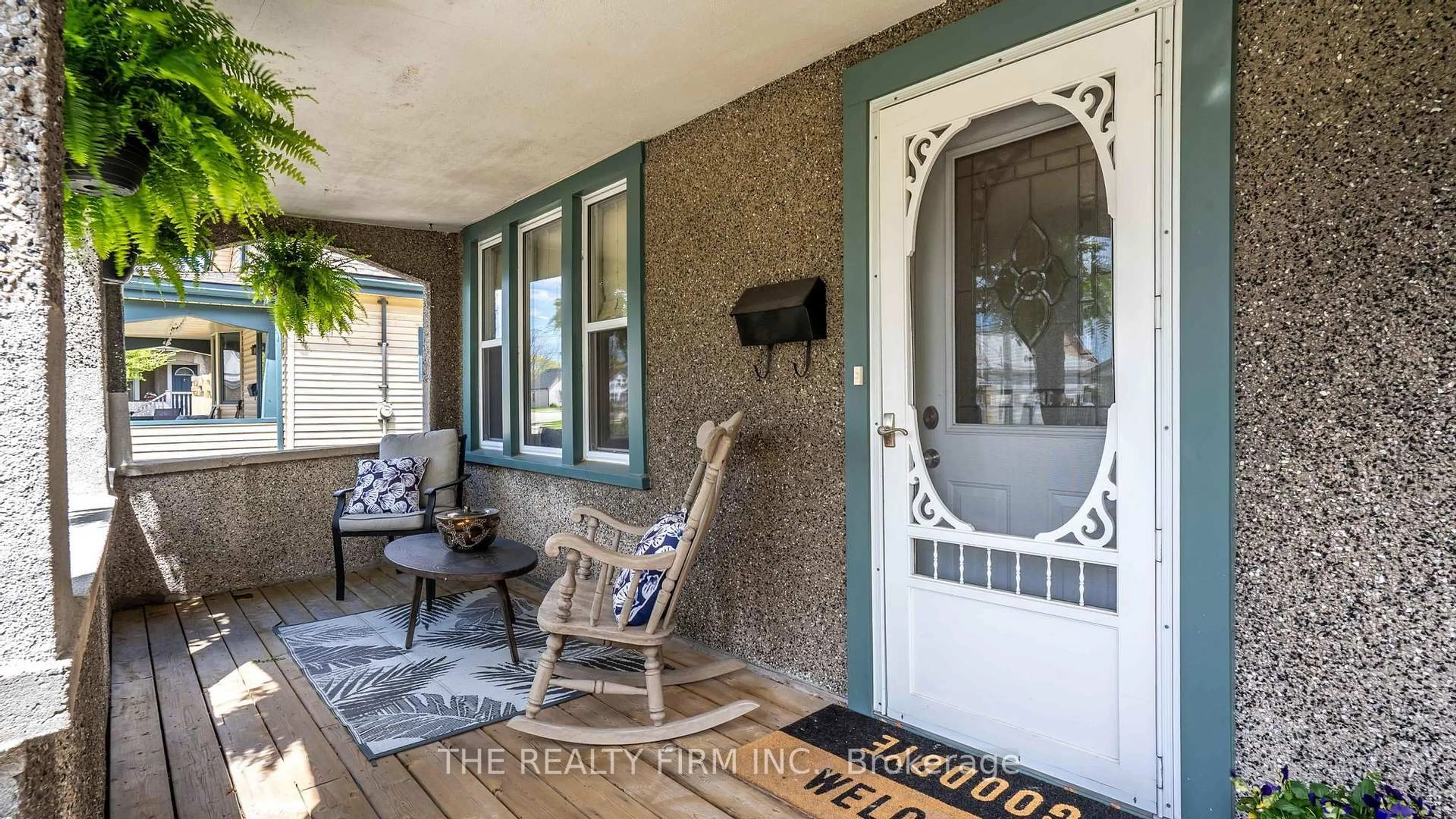 Indoor entryway for 106 Brampton Rd, London East Ontario N5Y 2C6