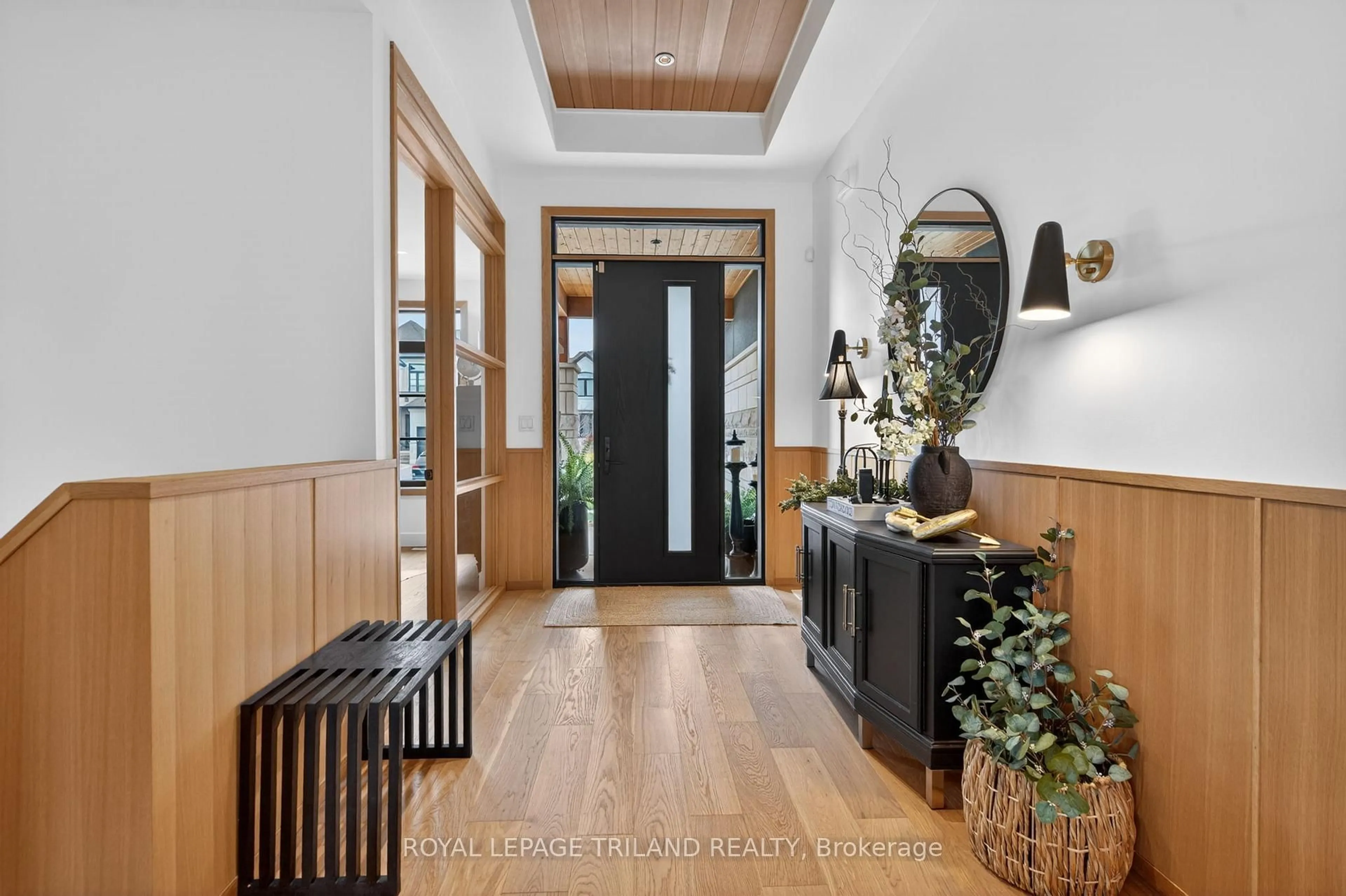 Indoor entryway for 1055 Trailsway Ave, London South Ontario N6K 0J1