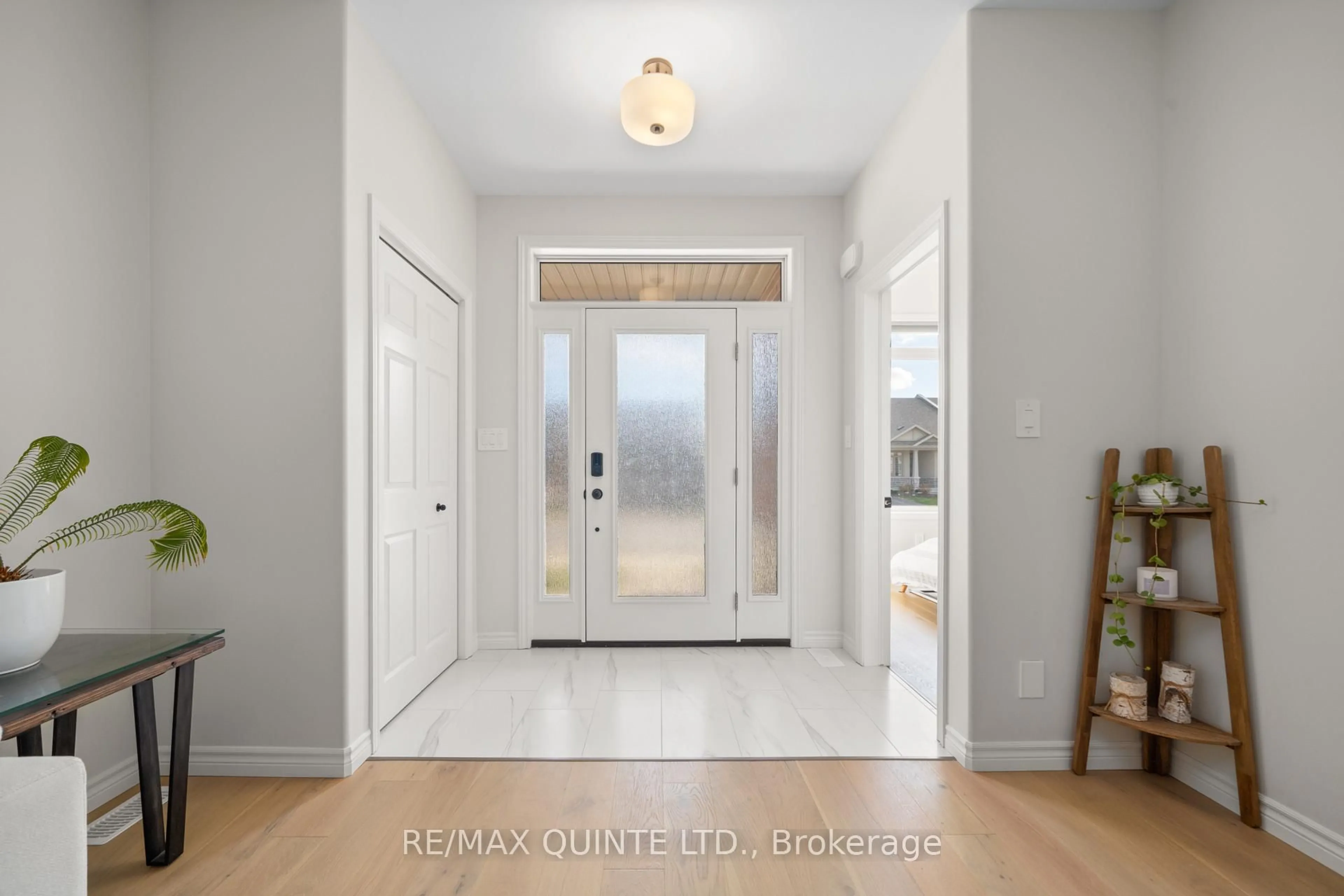 Indoor entryway for 63 Athabaska Dr, Belleville Ontario K8N 0T1