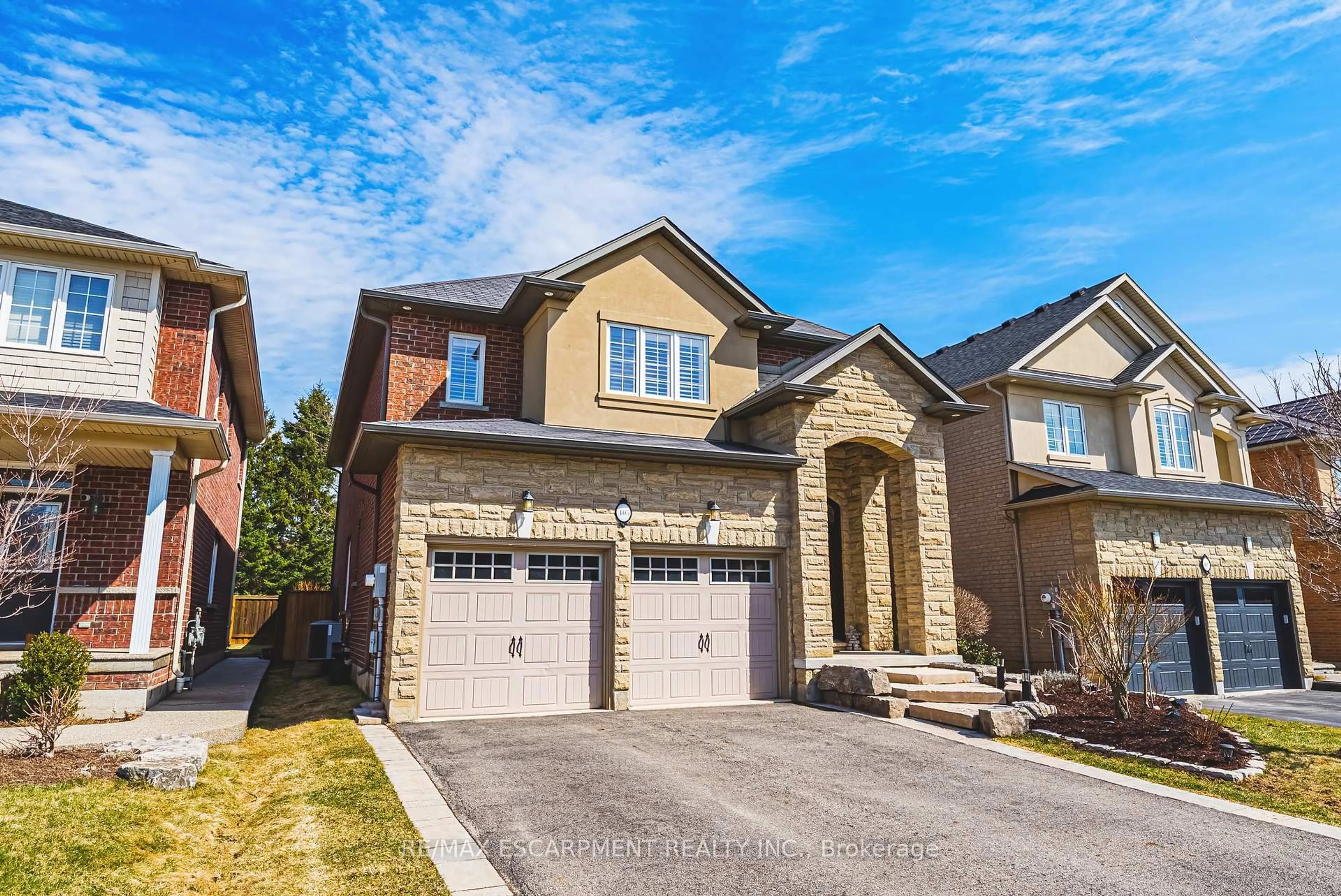 Home with brick exterior material, street for 405 VALRIDGE Dr, Hamilton Ontario L9G 0B2