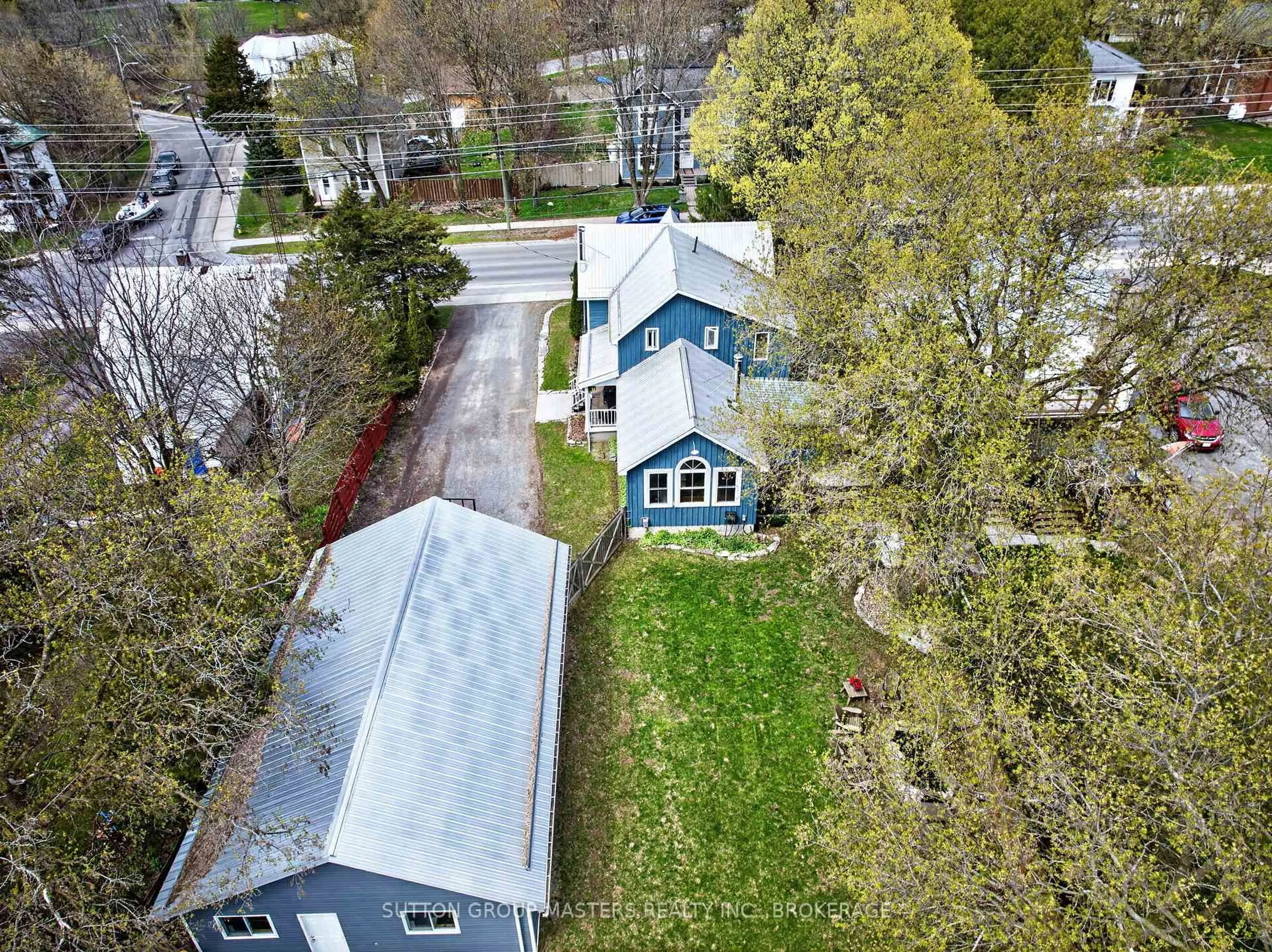 A pic from outside/outdoor area/front of a property/back of a property/a pic from drone, street for 2941 Rutledge Rd, Sydenham Ontario K0H 2T0