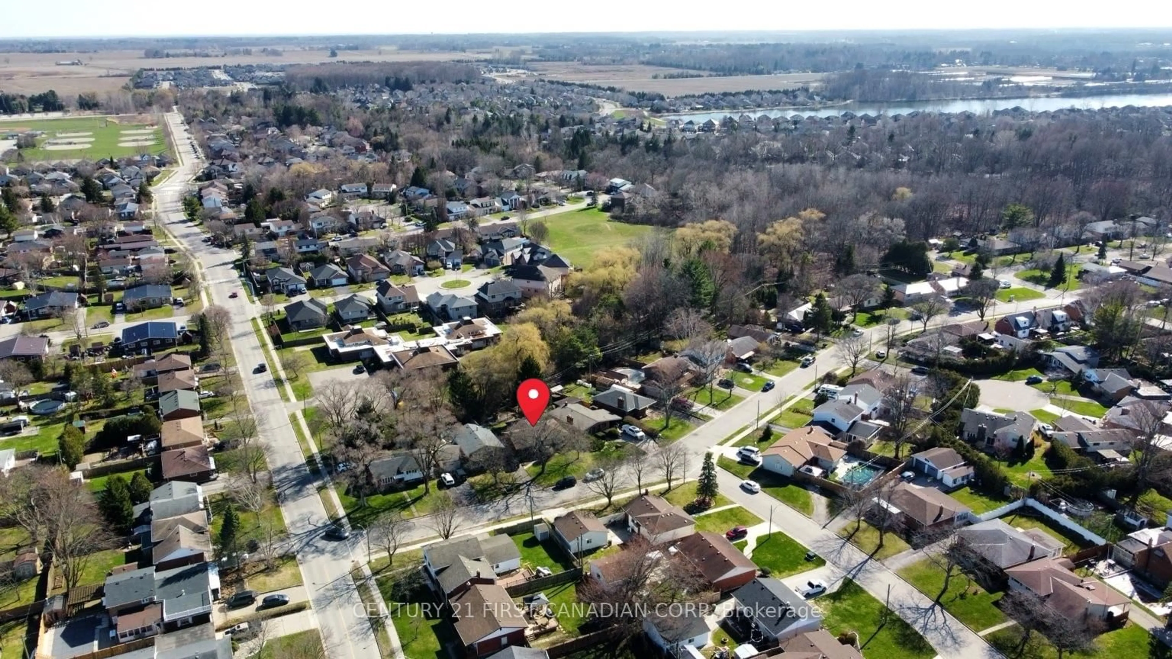 A pic from outside/outdoor area/front of a property/back of a property/a pic from drone, water/lake/river/ocean view for 25 Glanworth Ave, St. Thomas Ontario N5R 1E5