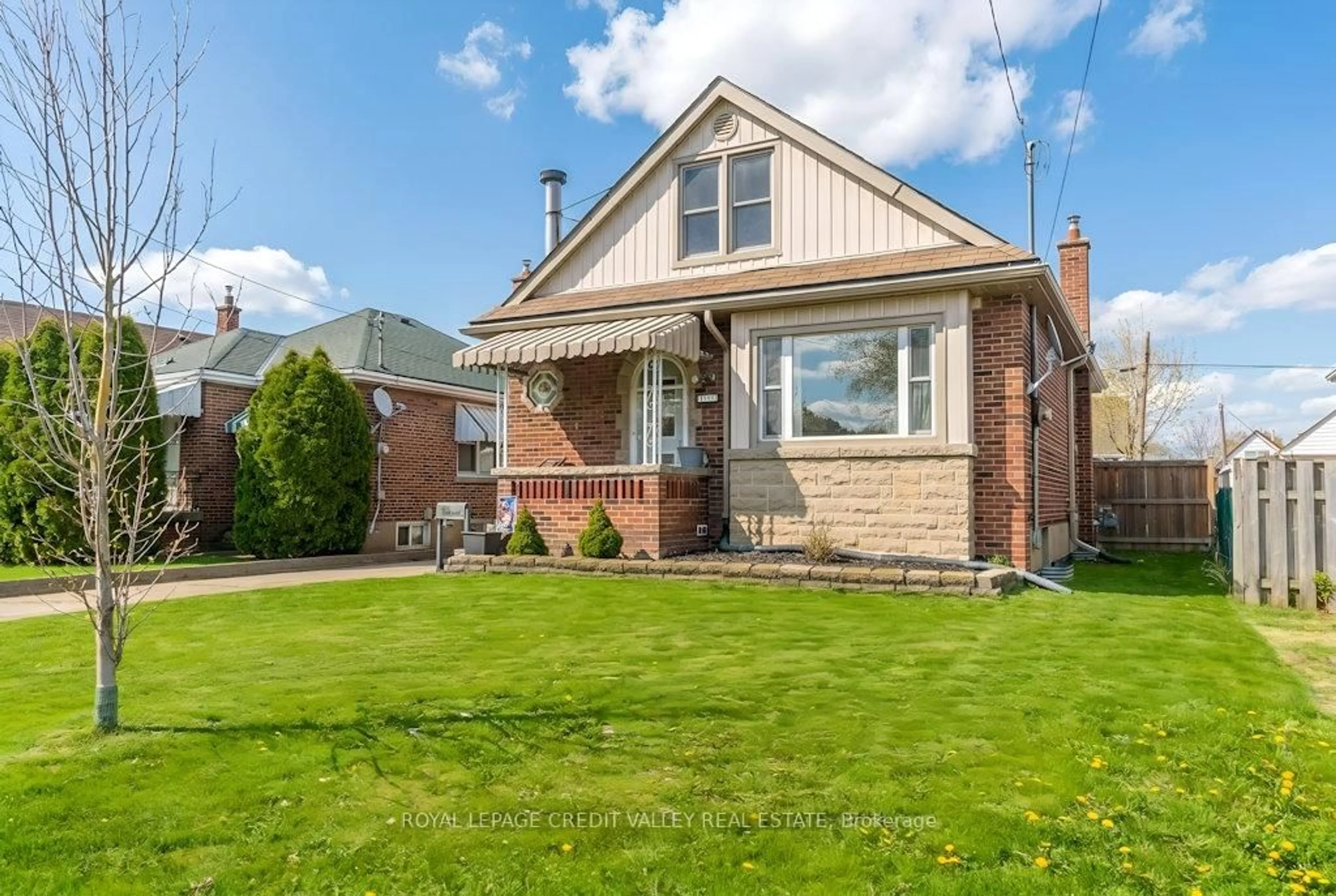 Home with brick exterior material, street for 117 Glencarry Ave, Hamilton Ontario L8K 3R5