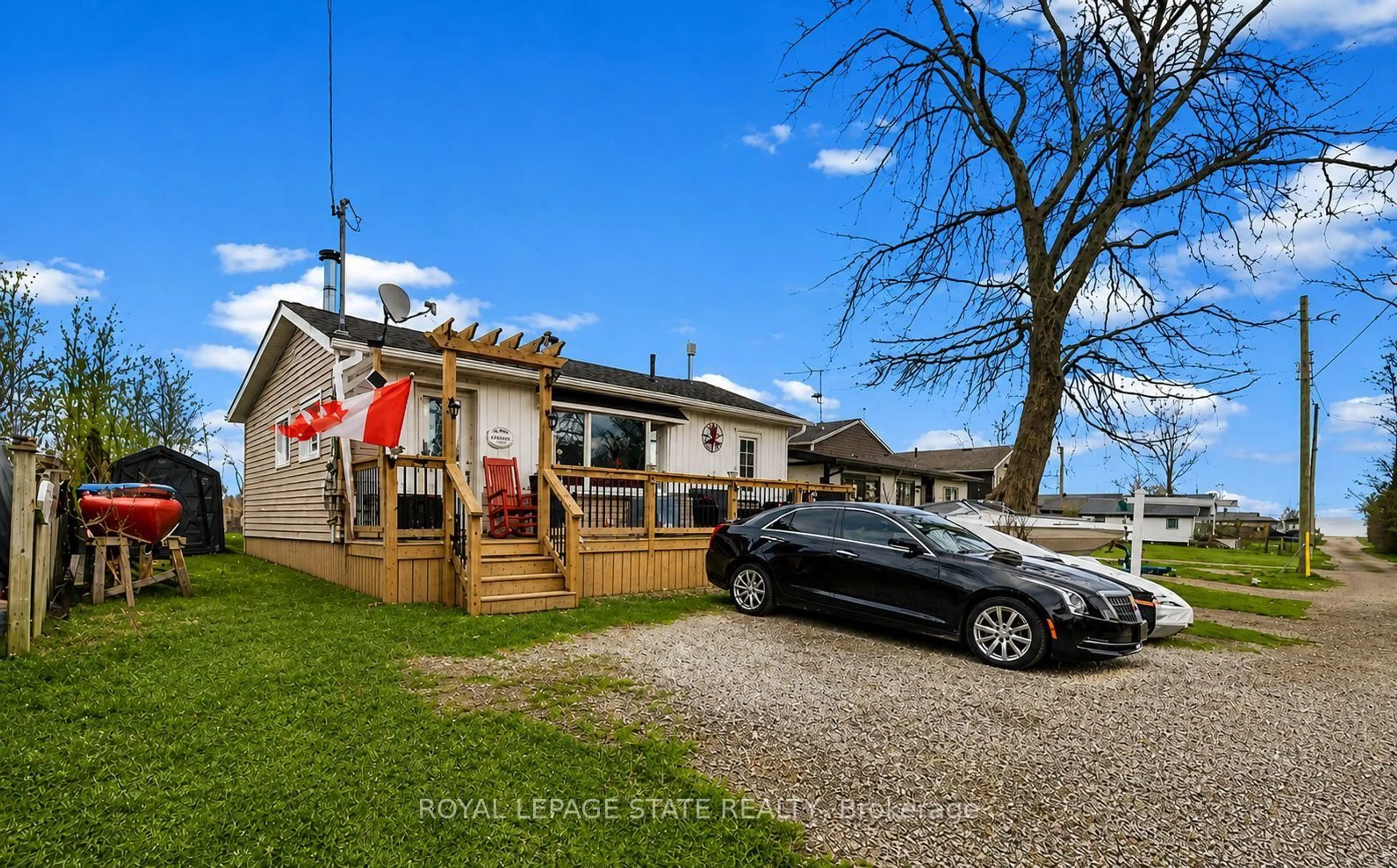 A pic from outside/outdoor area/front of a property/back of a property/a pic from drone, street for 18 Westmoreland Lane, Haldimand Ontario N1A 2W1