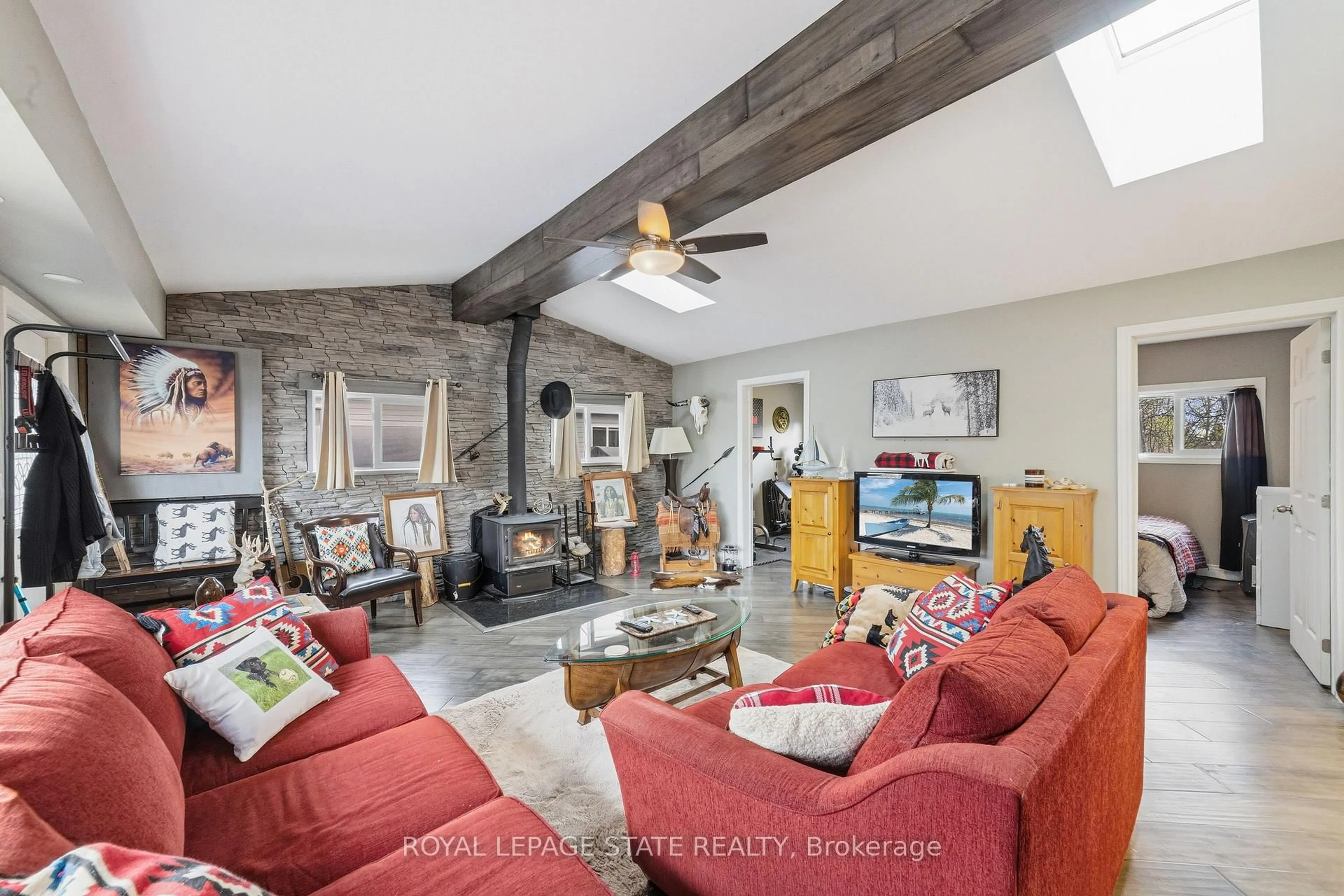Living room with furniture, unknown for 18 Westmoreland Lane, Haldimand Ontario N1A 2W1