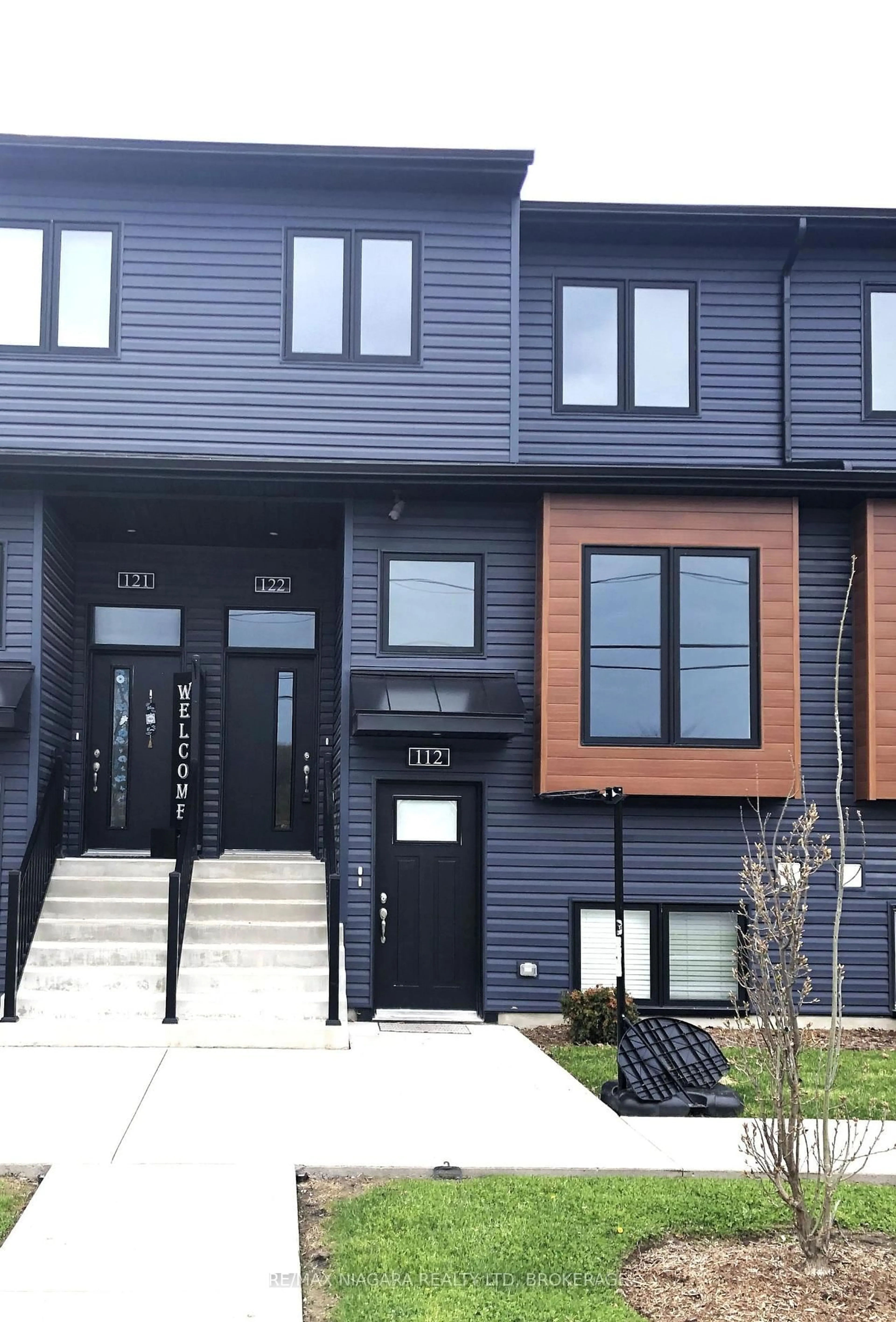 Home with brick exterior material, street for 781 Clare Ave #122, Welland Ontario L3C 0K1