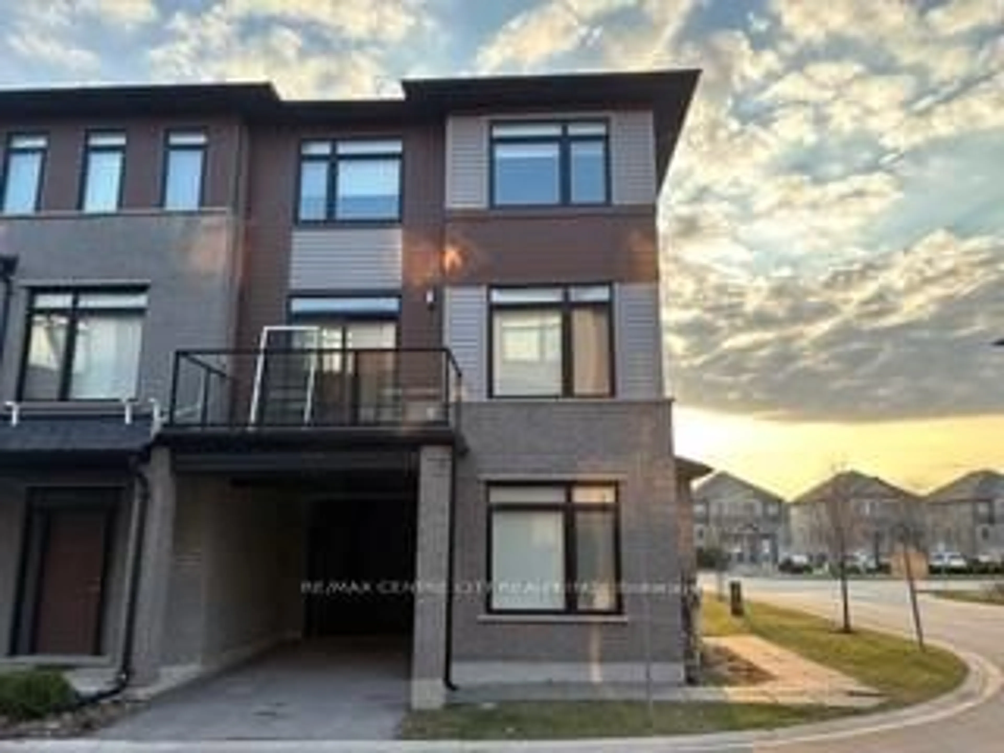 Unknown for 3260 Singleton Ave #22, London South Ontario N6L 0E7