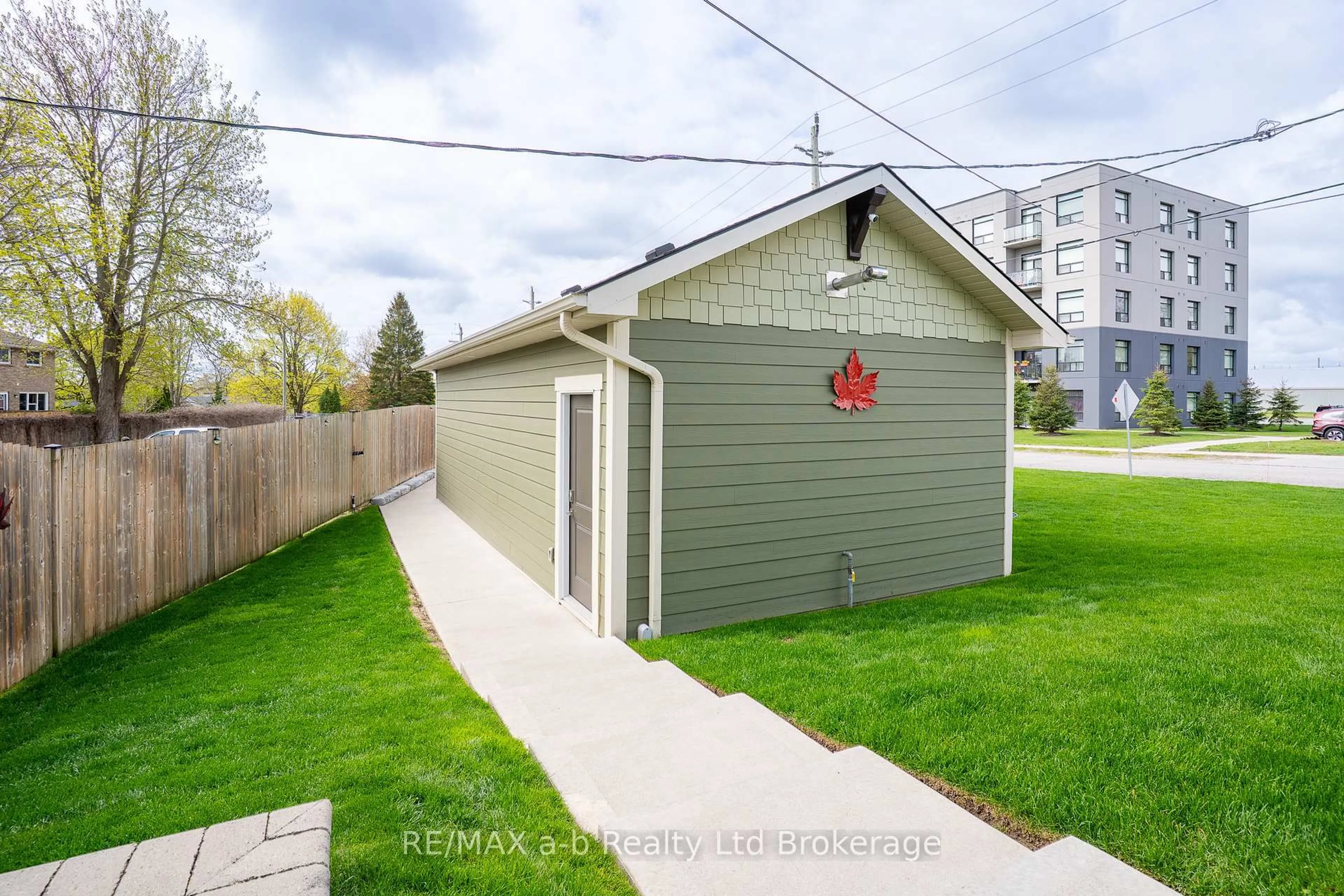 Shed for 136 Maple Lane, Tillsonburg Ontario N4G 2Y9