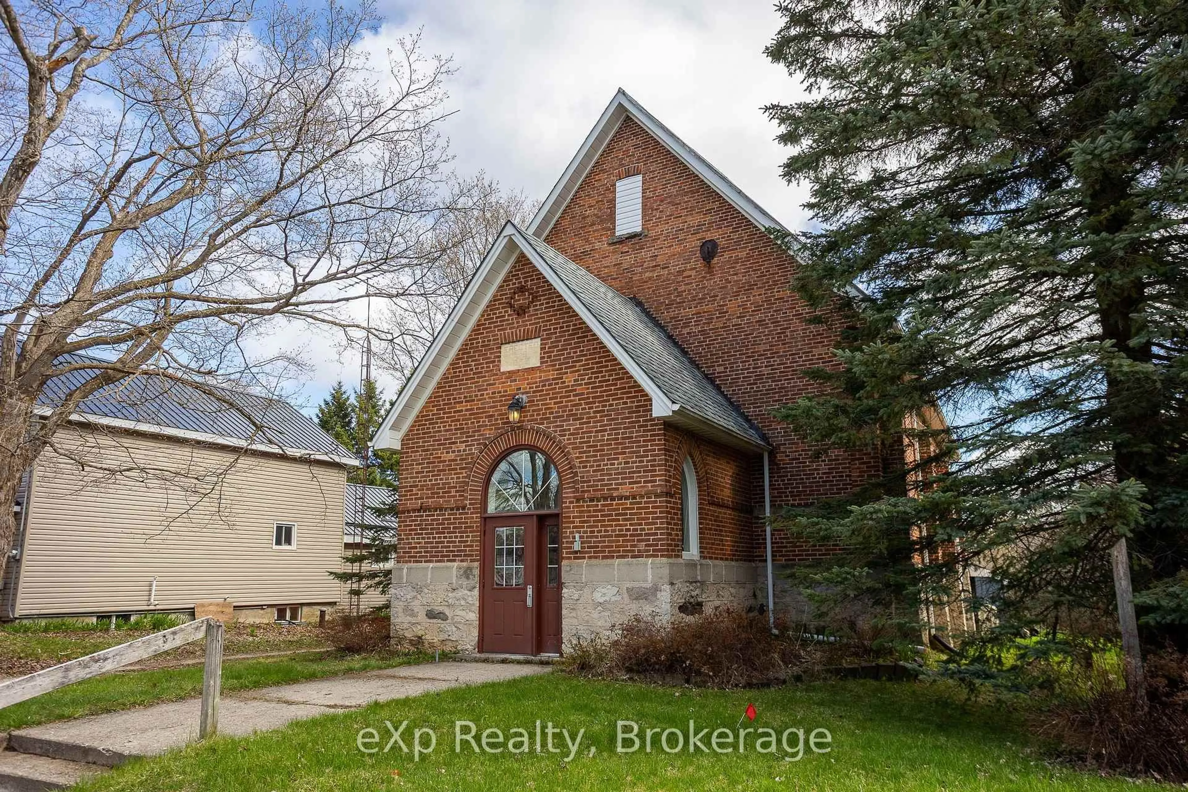 Home with brick exterior material, street for 776839 Highway 10, Chatsworth Ontario N0H 1R0