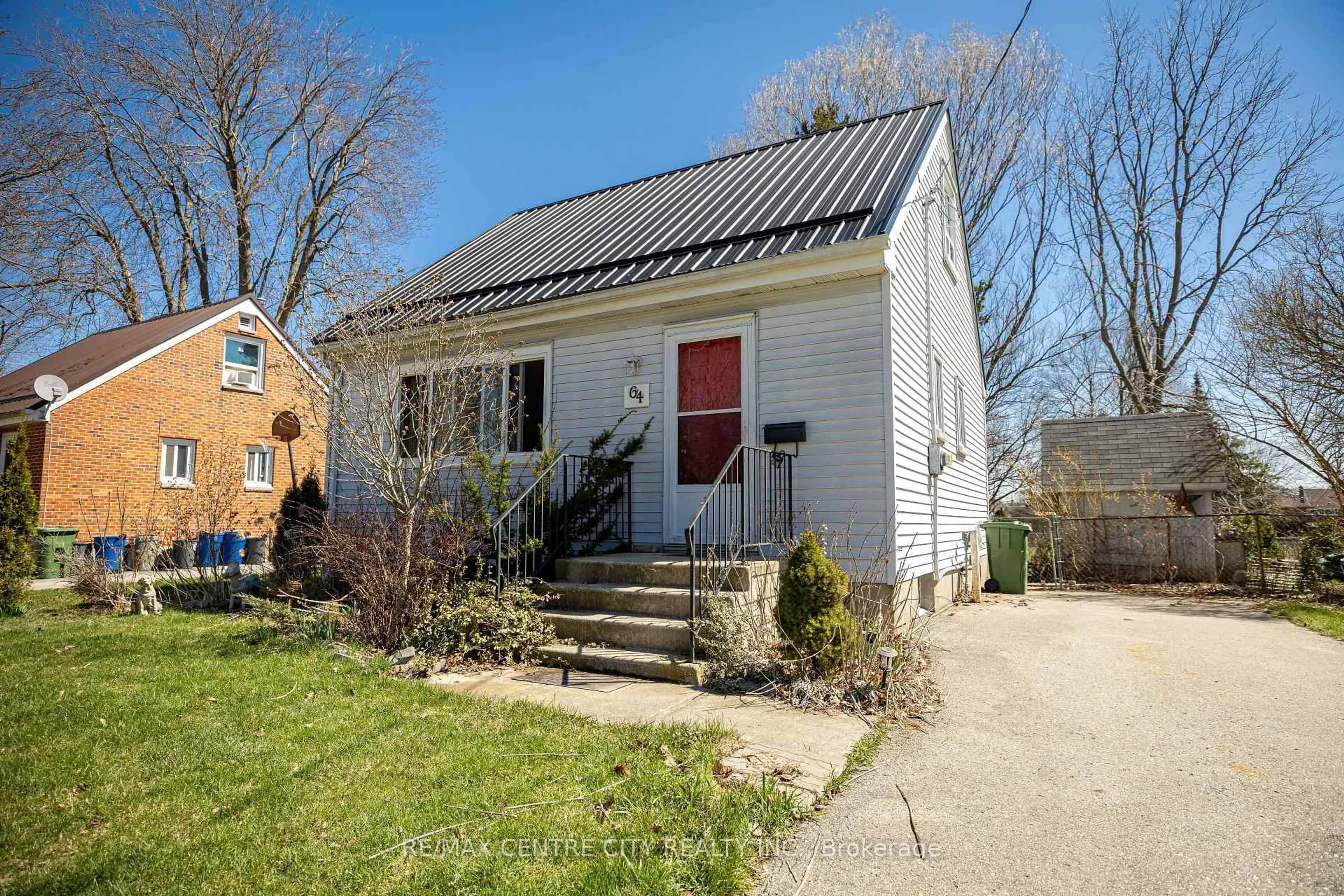 Home with vinyl exterior material, street for 64 Dunkirk Dr, St. Thomas Ontario N5R 1S3