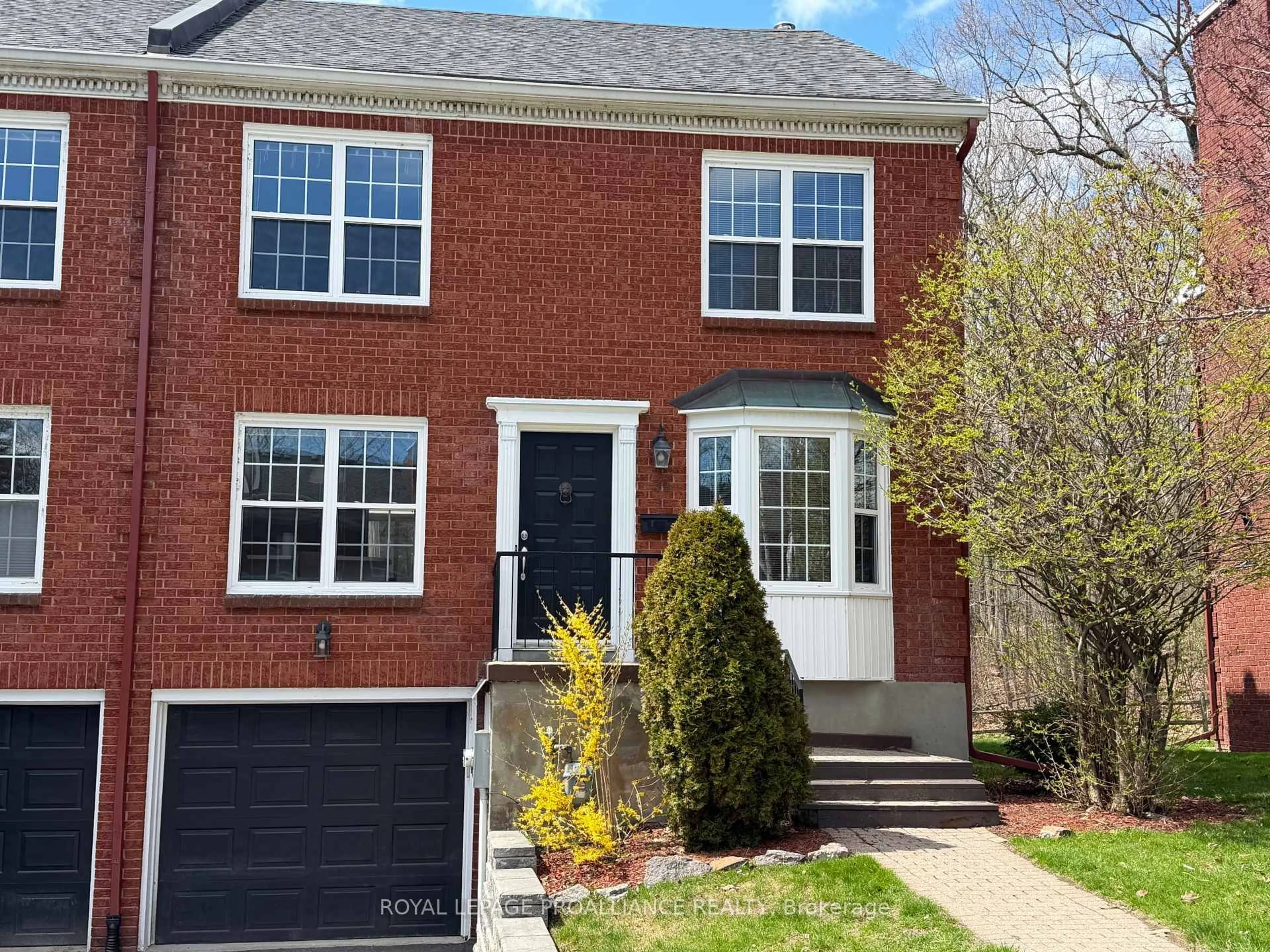 Home with brick exterior material, street for 39 Country Club Pl, Brockville Ontario K6V 6T8