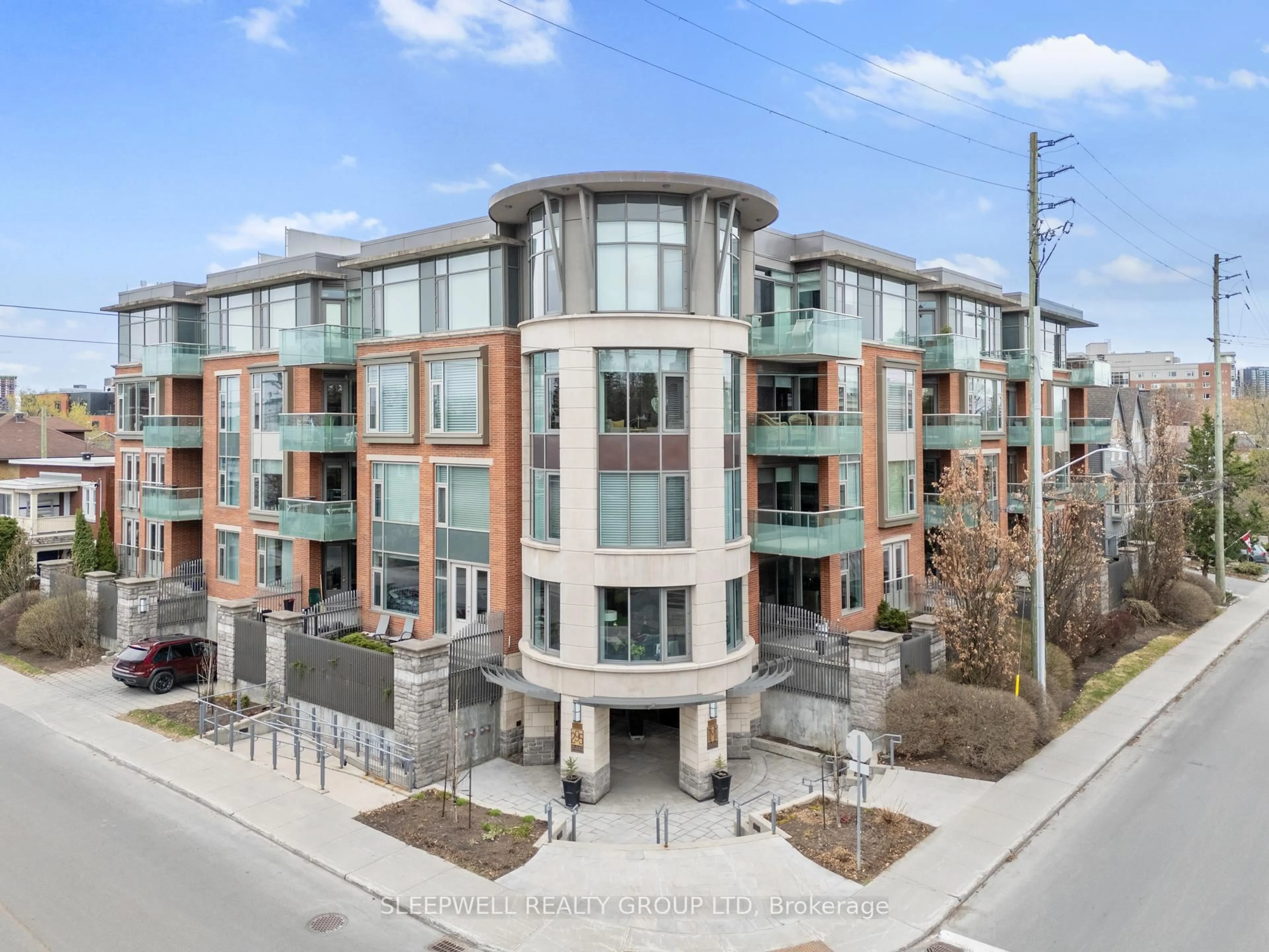 A pic from outside/outdoor area/front of a property/back of a property/a pic from drone, unknown for 295 Mackay St #PH03, Ottawa Ontario K1M 2B7