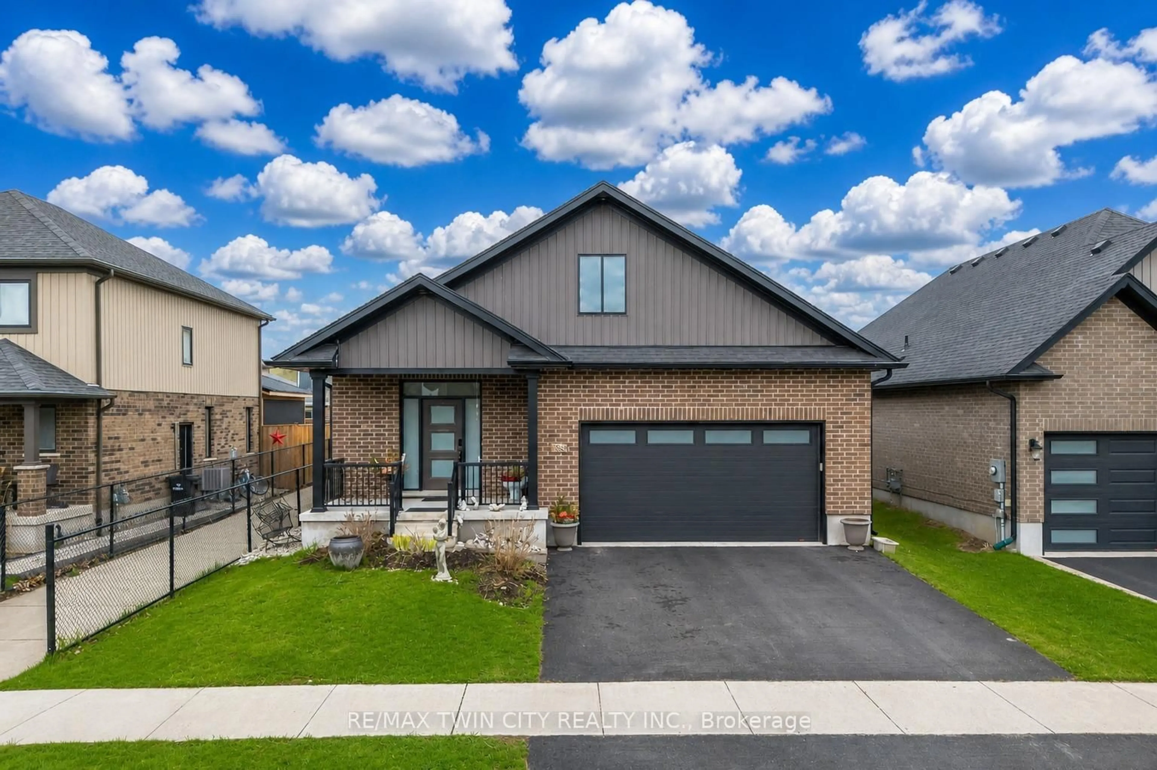 Home with brick exterior material, street for 86 Woodberry Cres, Kitchener Ontario N3B 0C8